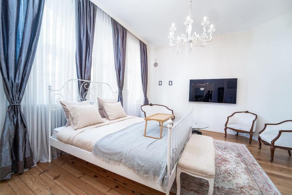 Best Point in the City / 2 Bedrooms