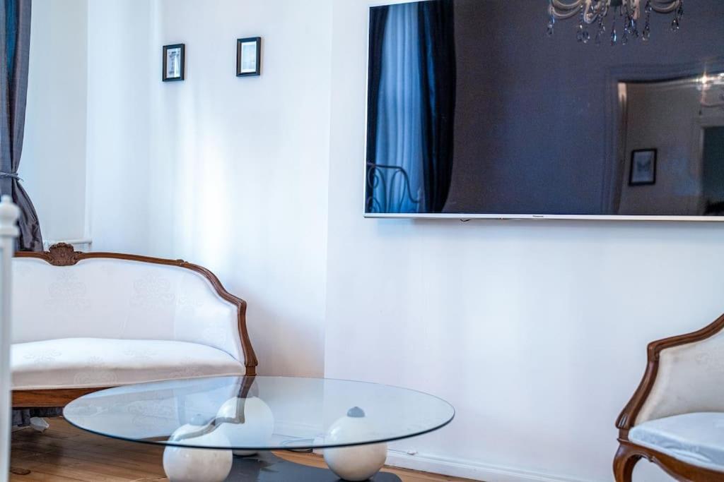 Best Point in the City / 2 Bedrooms