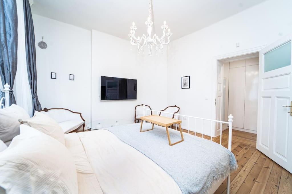 Best Point in the City / 2 Bedrooms