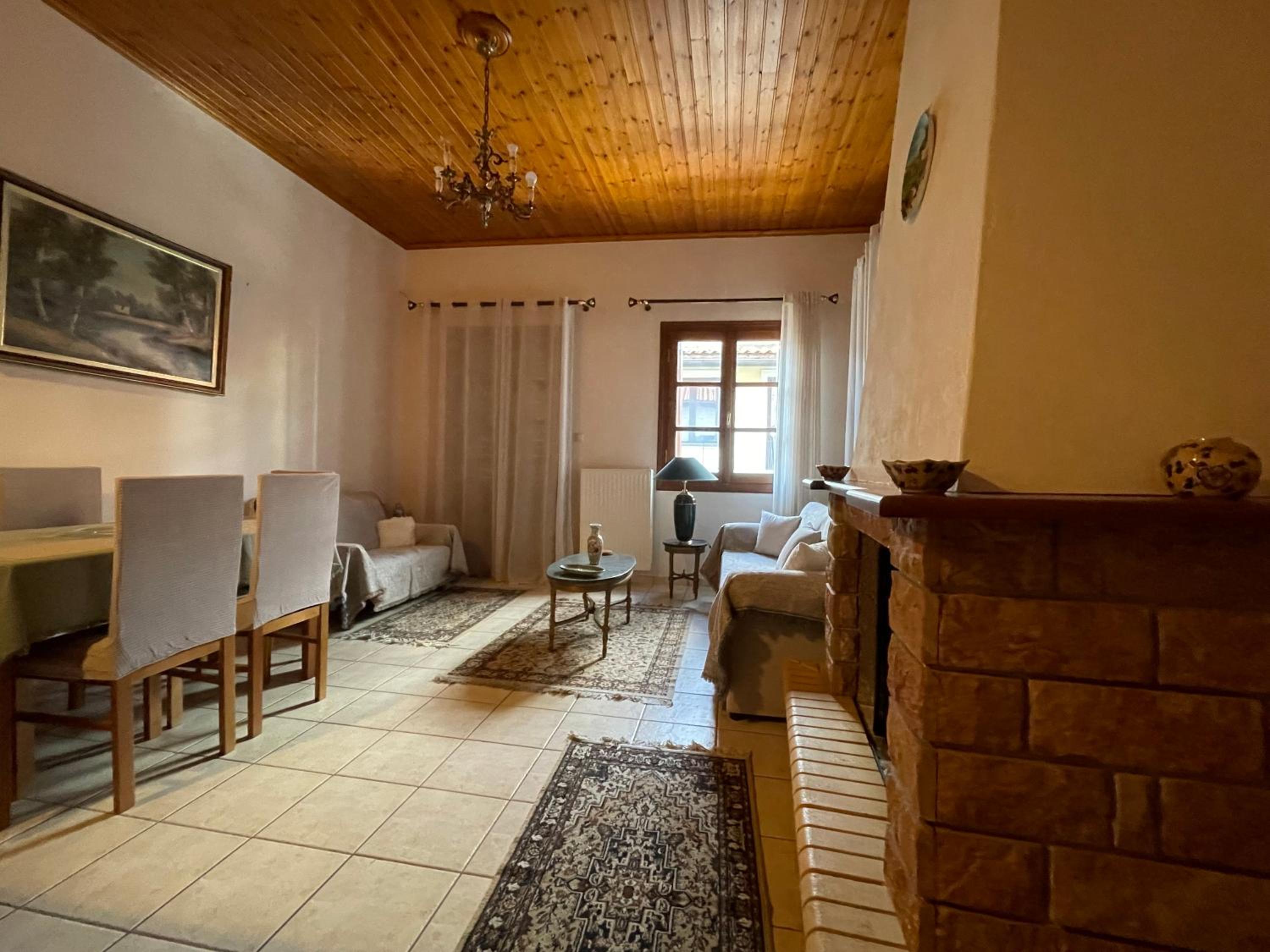 Agora Mansion
