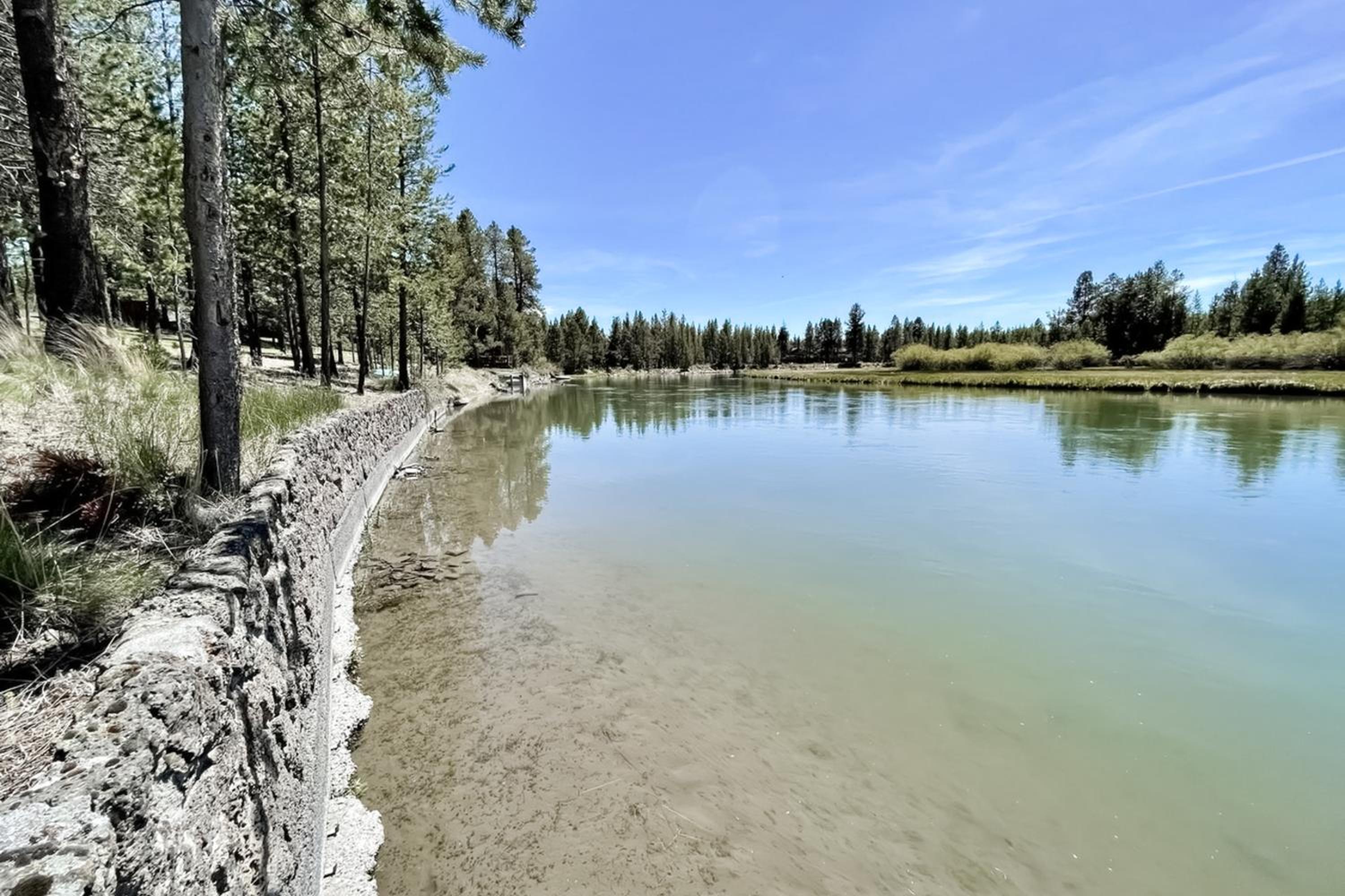 Anglers Oasis! Group-Friendly Deschutes River Gem