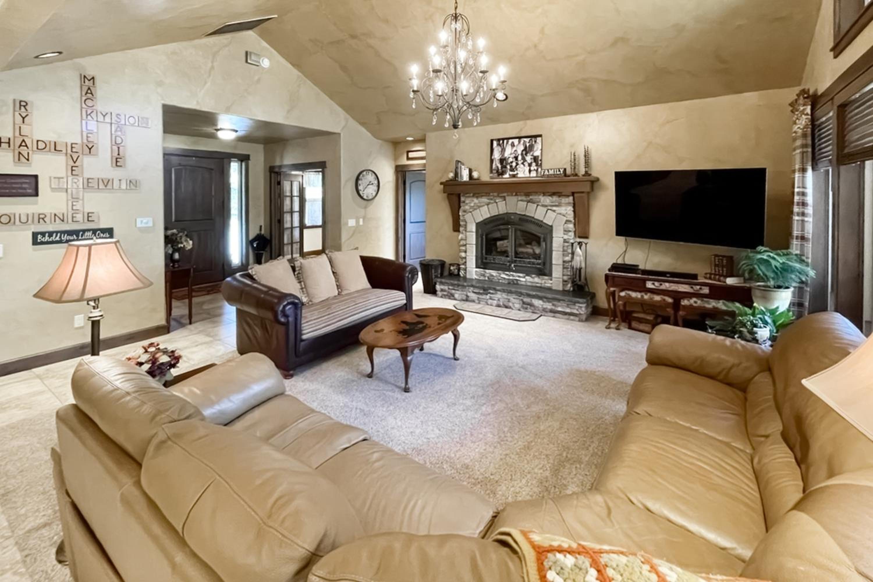 Anglers Oasis! Group-Friendly Deschutes River Gem