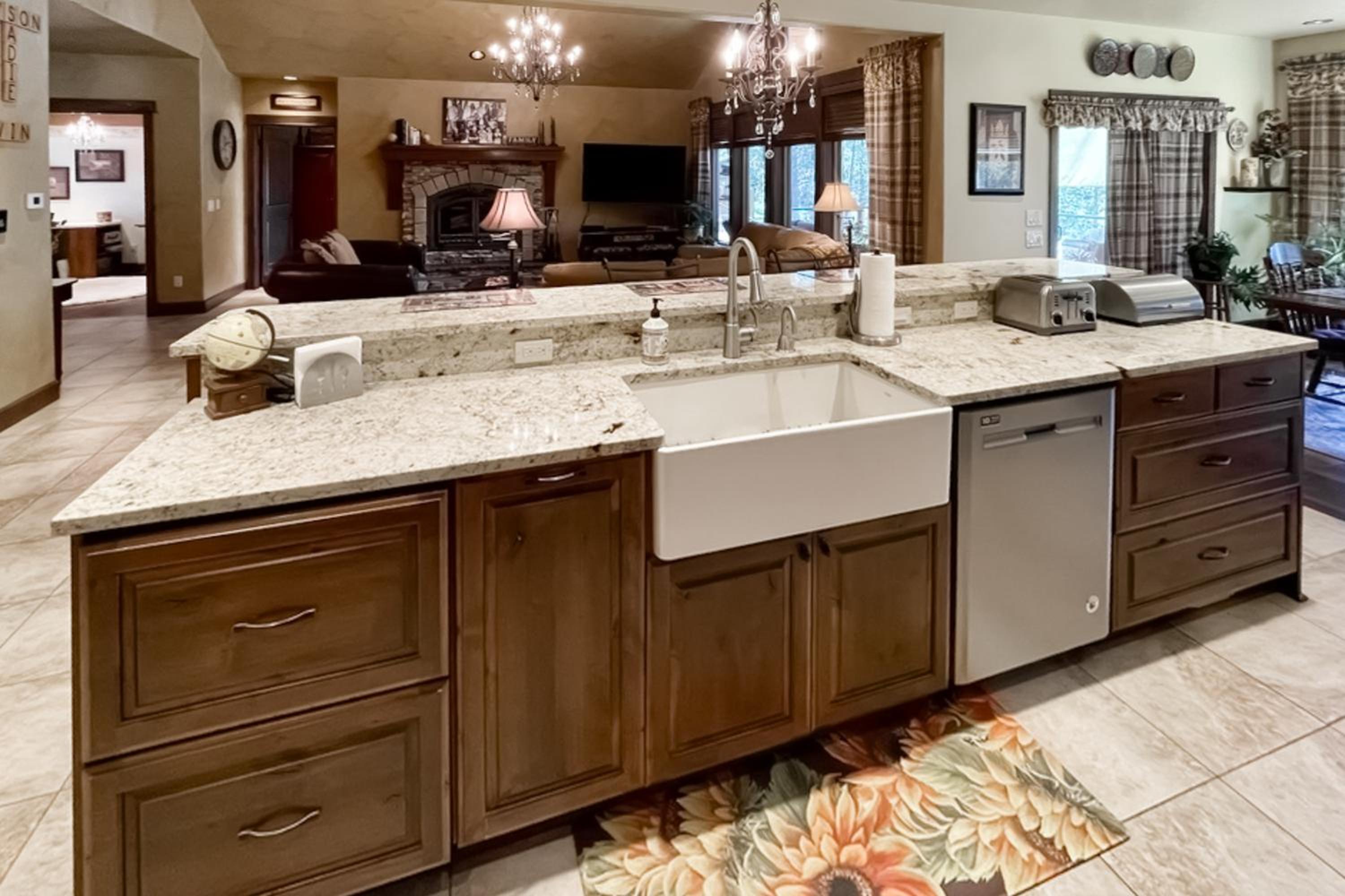 Anglers Oasis! Group-Friendly Deschutes River Gem