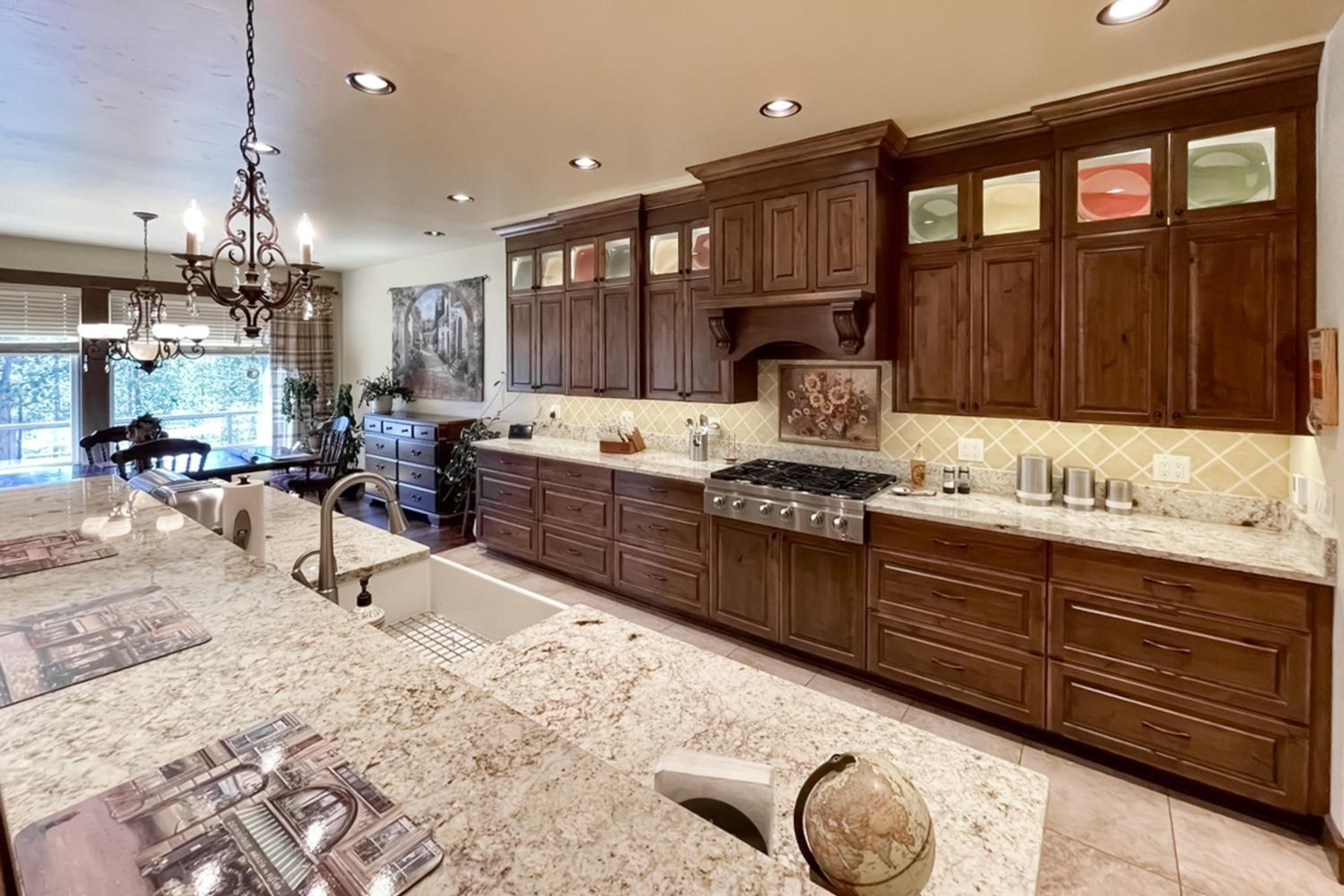 Anglers Oasis! Group-Friendly Deschutes River Gem