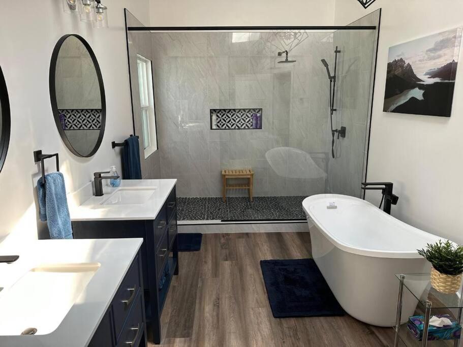 Verde Vista - Steam Shower - Theatre - Ping-Pong