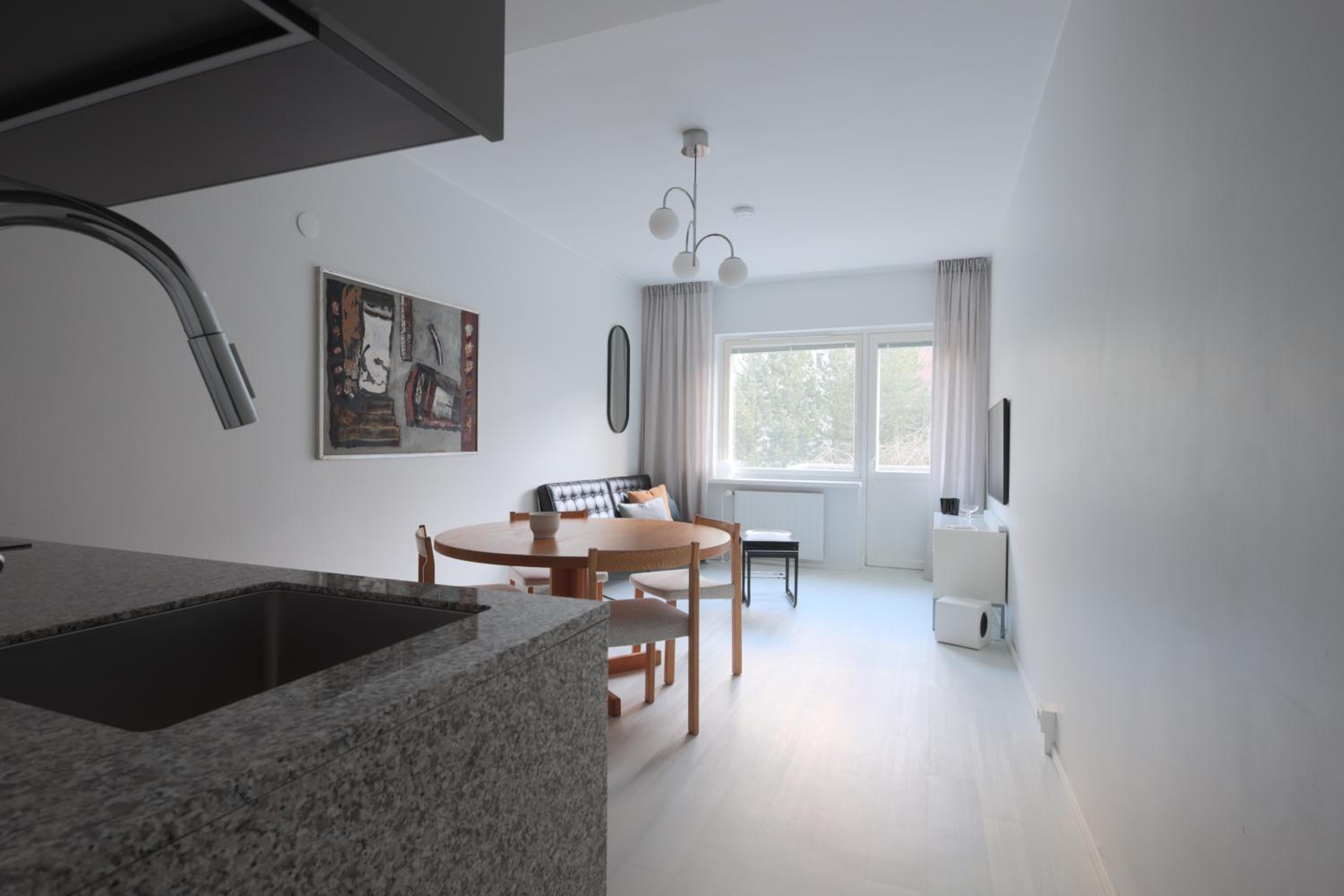 Urban Oasis - Two Bedrooms - Balcony - Nearby Metro view 3