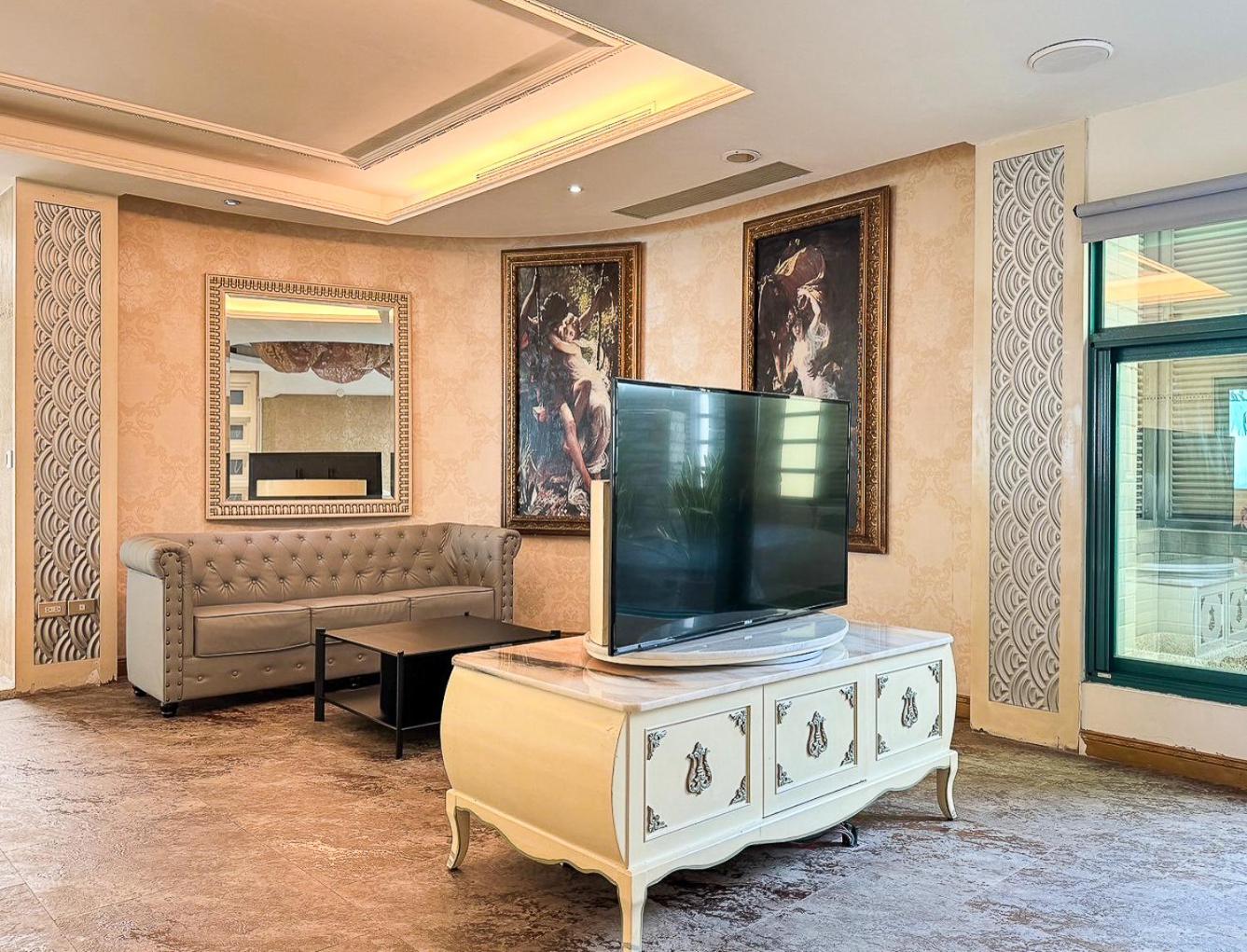 lounge