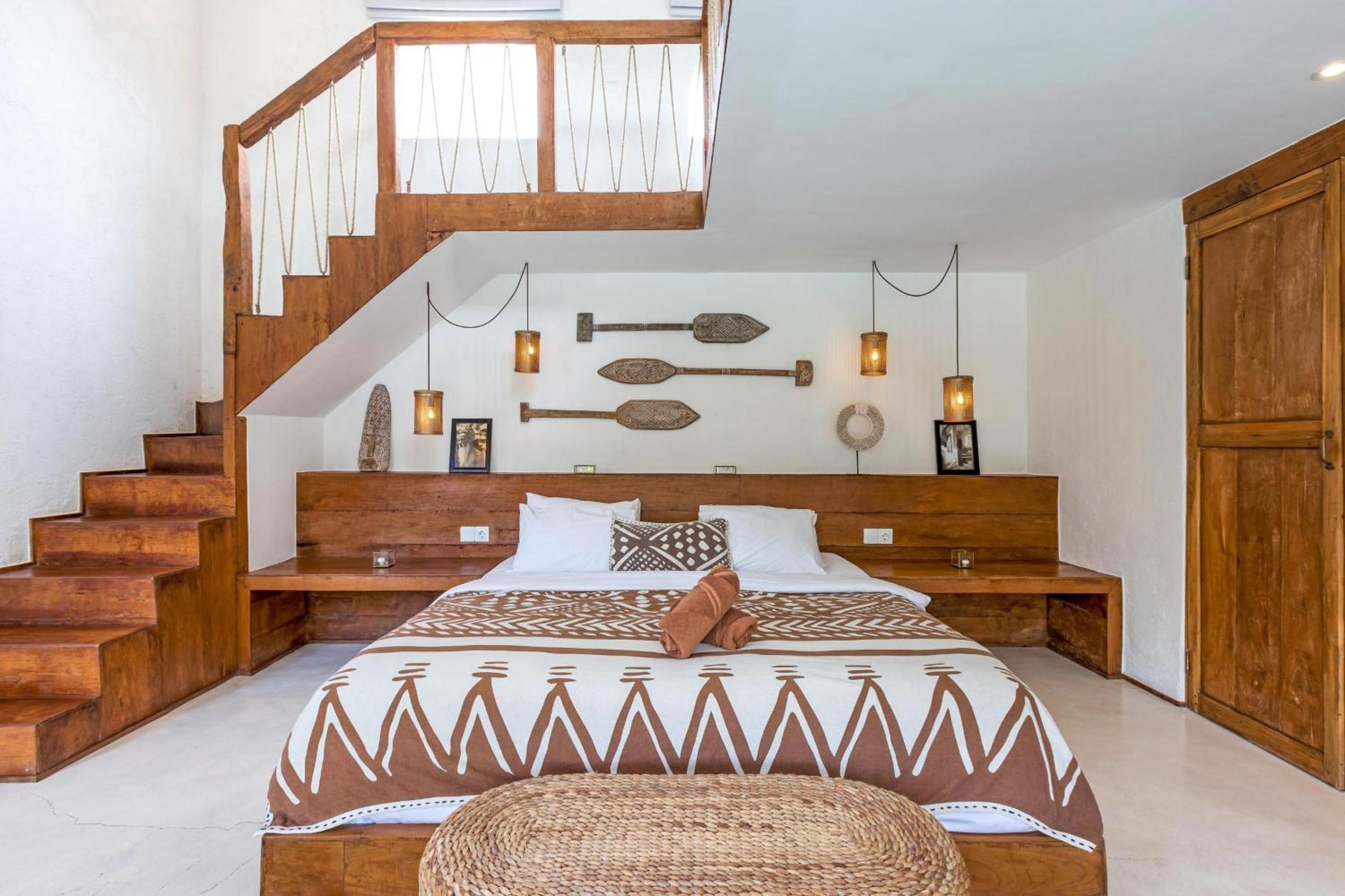 Villa Marbella - Stunning Chic 4BR Villa in Umalas, Private Retreat Next to Canggu