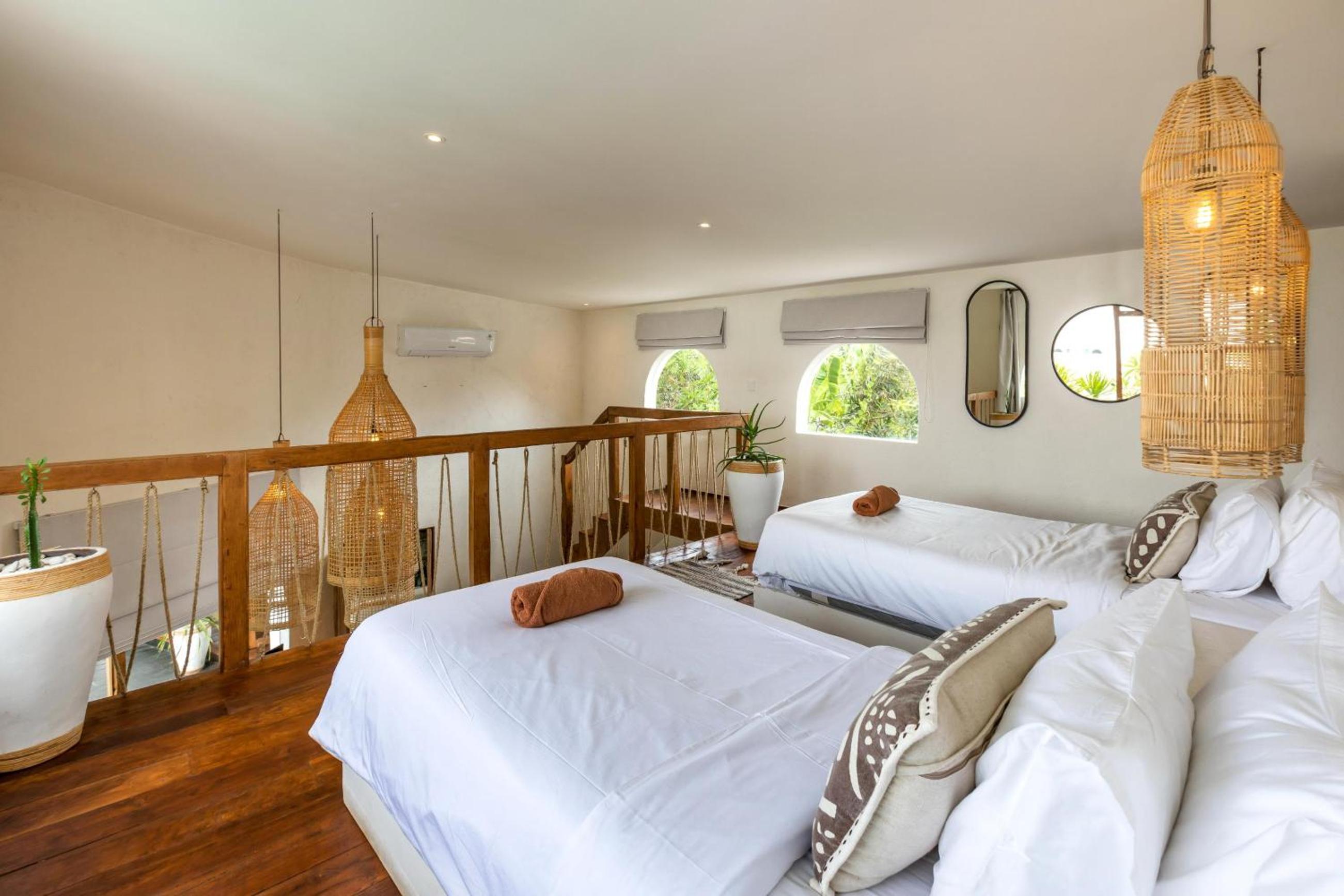 Villa Marbella - Stunning Chic 4BR Villa in Umalas, Private Retreat Next to Canggu