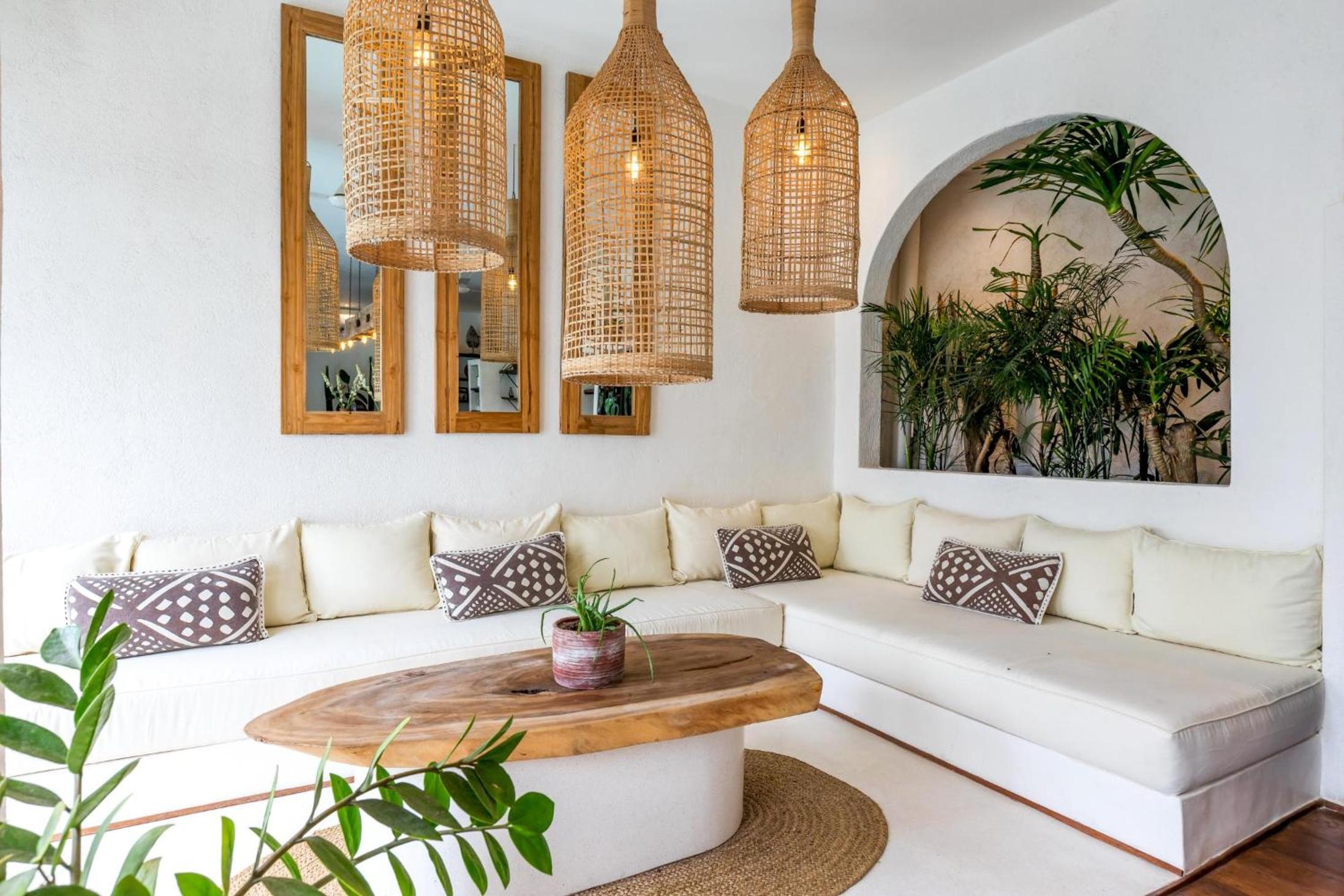 Villa Marbella - Stunning Chic 4BR Villa in Umalas, Private Retreat Next to Canggu