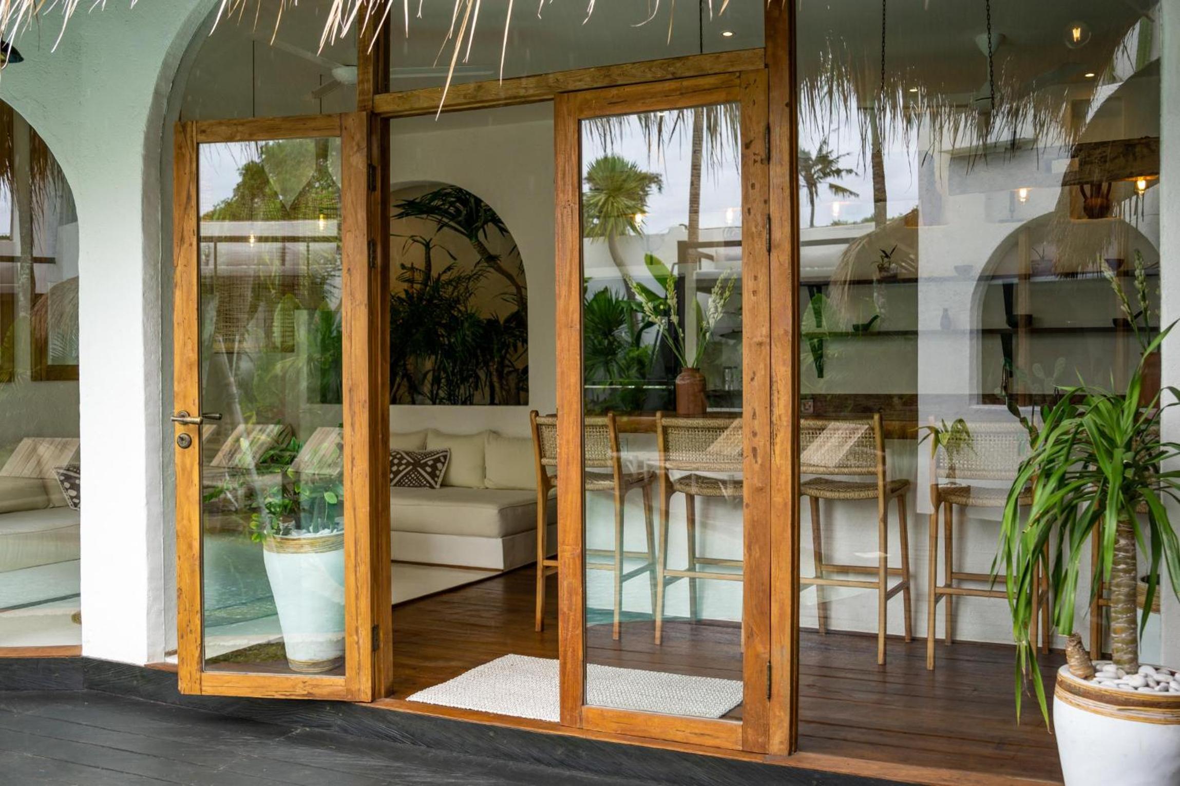 Villa Marbella - Stunning Chic 4BR Villa in Umalas, Private Retreat Next to Canggu