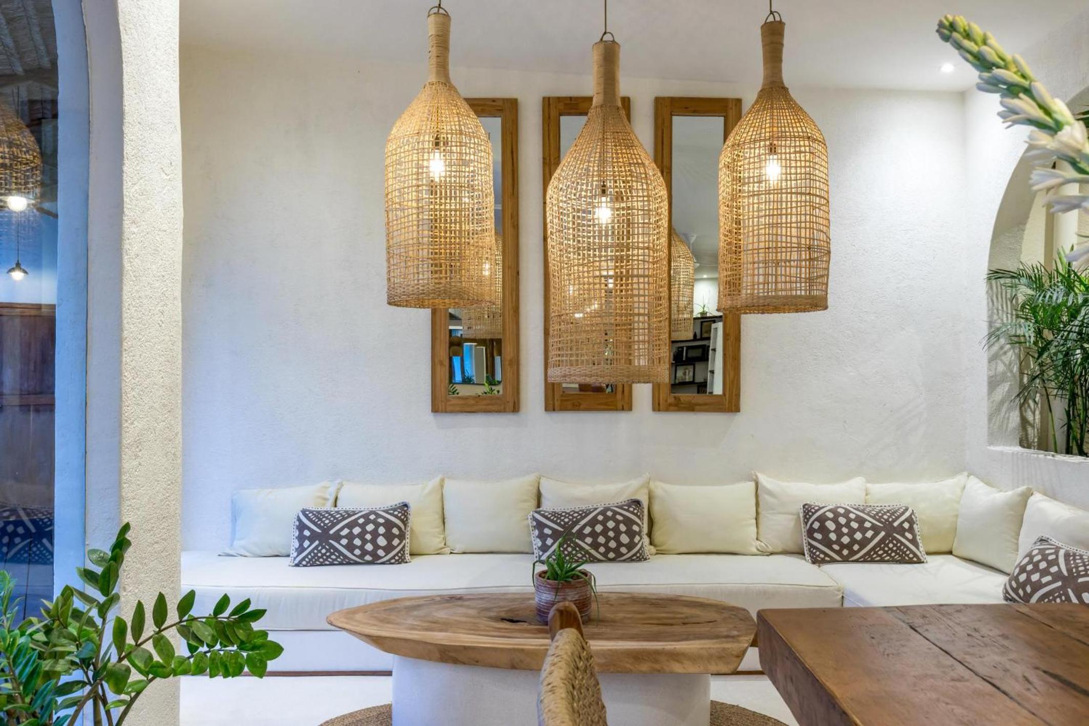 Villa Marbella - Stunning Chic 4BR Villa in Umalas, Private Retreat Next to Canggu