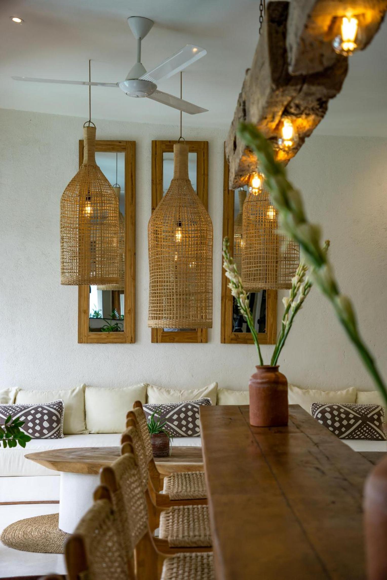 Villa Marbella - Stunning Chic 4BR Villa in Umalas, Private Retreat Next to Canggu