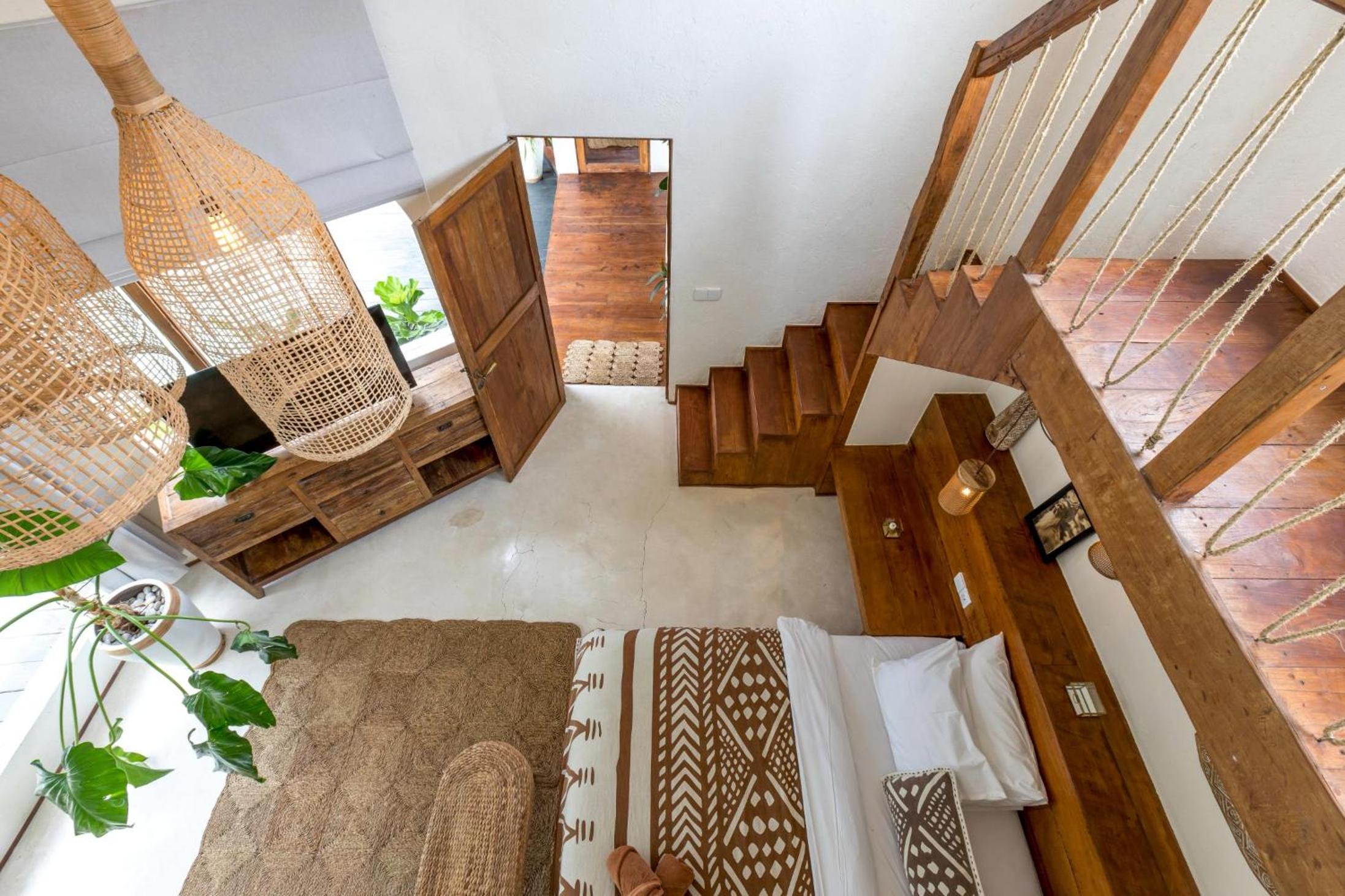 Villa Marbella - Stunning Chic 4BR Villa in Umalas, Private Retreat Next to Canggu
