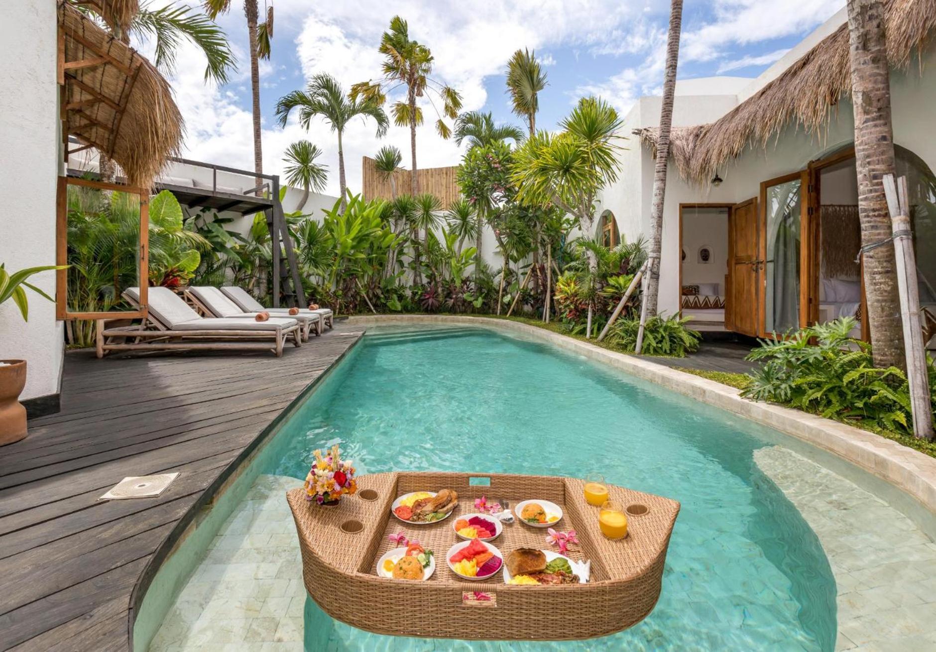 Villa Marbella - Stunning Chic 4BR Villa in Umalas, Private Retreat Next to Canggu