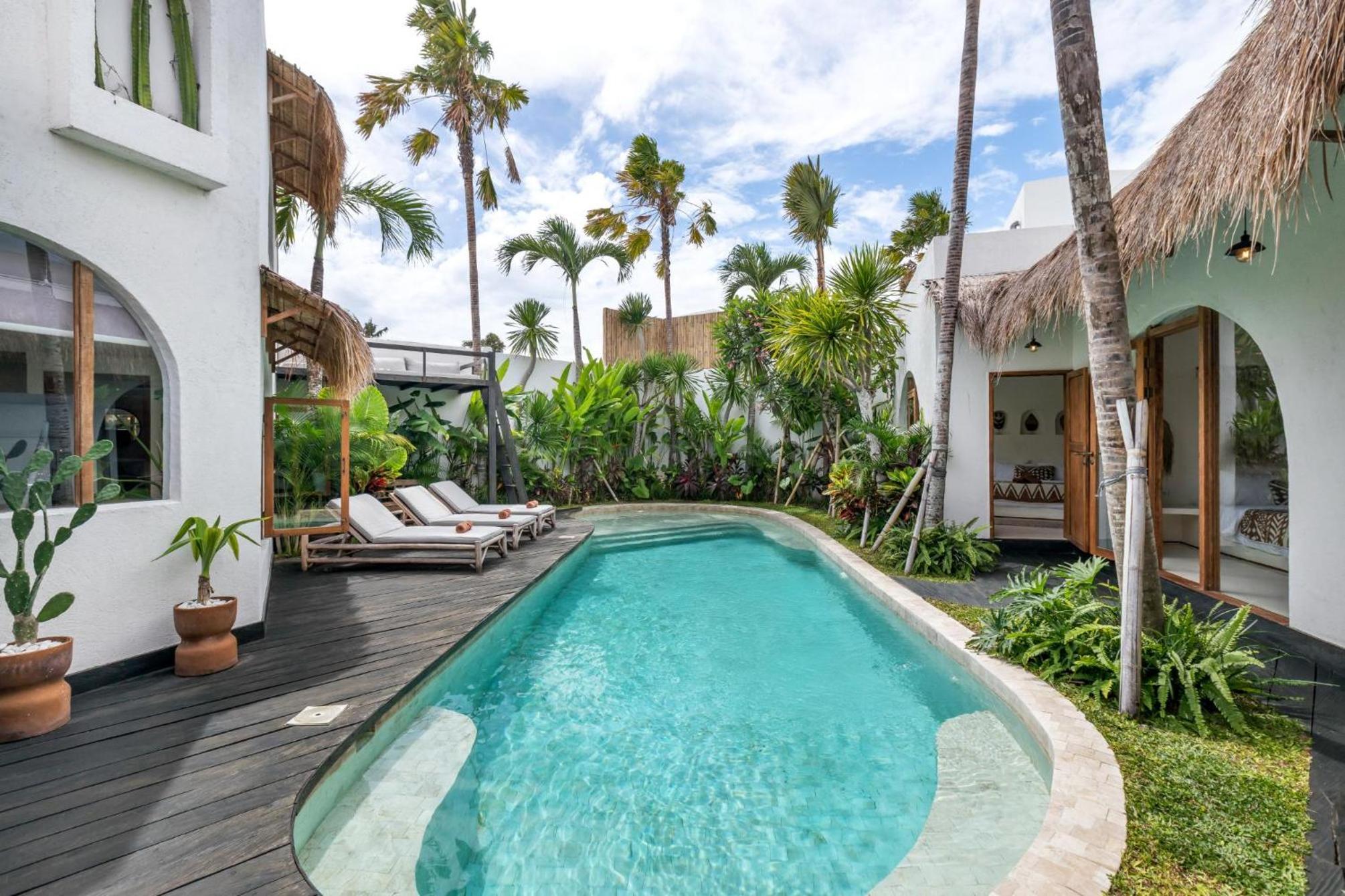 Villa Marbella - Stunning Chic 4BR Villa in Umalas, Private Retreat Next to Canggu