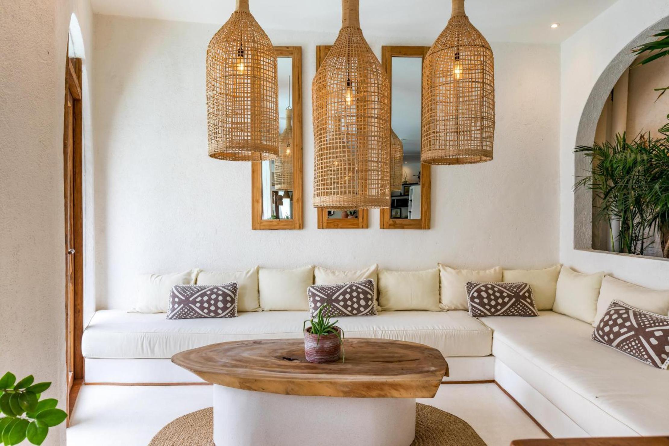 Villa Marbella - Stunning Chic 4BR Villa in Umalas, Private Retreat Next to Canggu