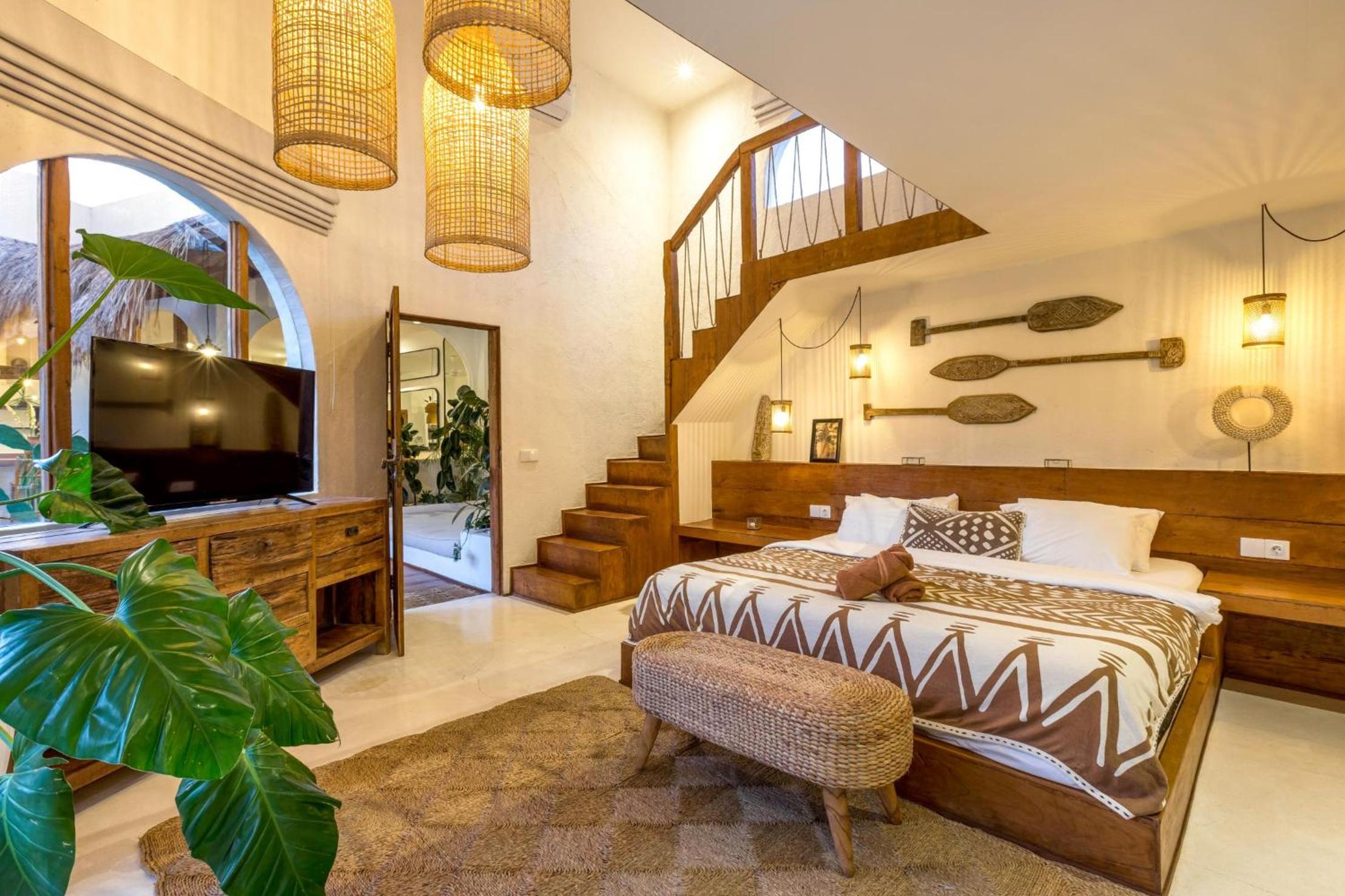 Villa Marbella - Stunning Chic 4BR Villa in Umalas, Private Retreat Next to Canggu