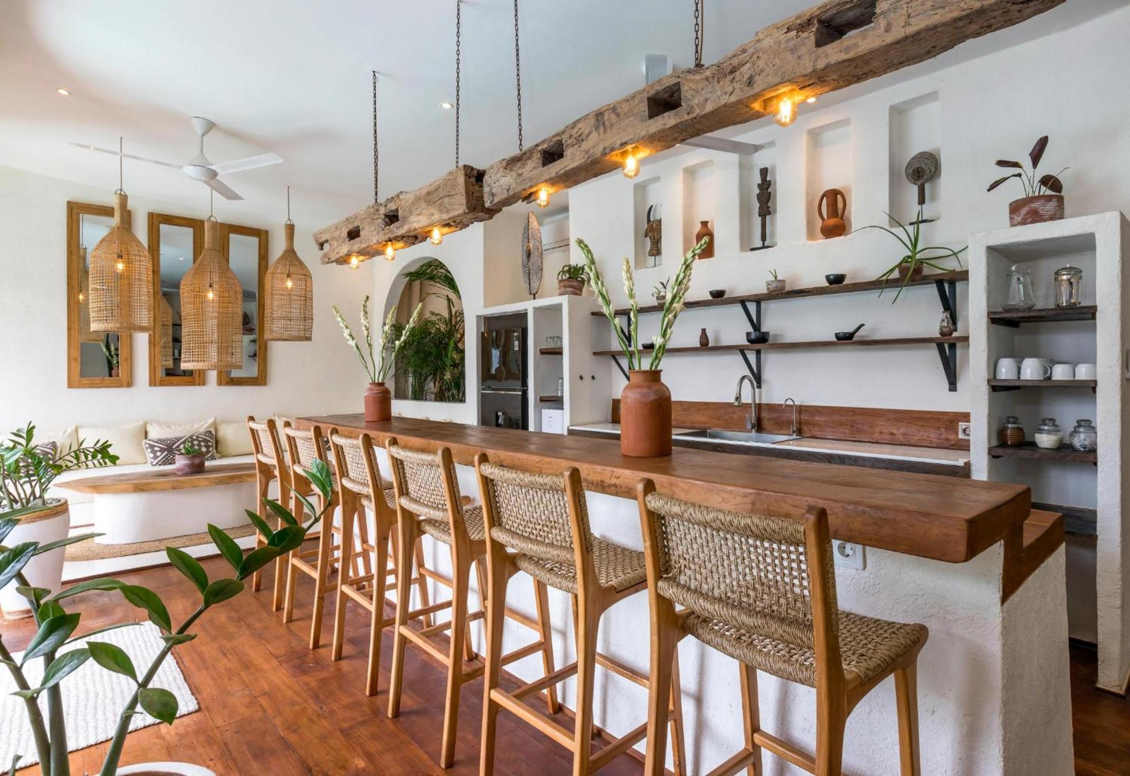 Villa Marbella - Stunning Chic 4BR Villa in Umalas, Private Retreat Next to Canggu