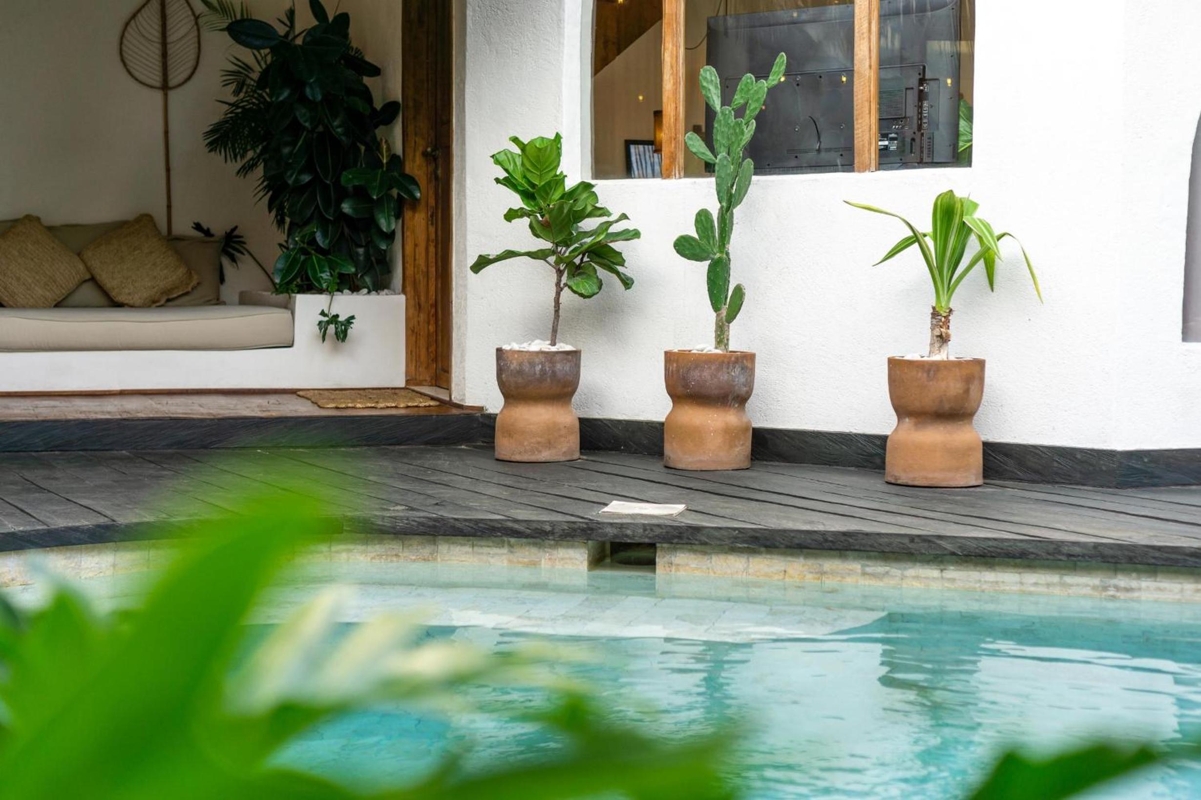 Villa Marbella - Stunning Chic 4BR Villa in Umalas, Private Retreat Next to Canggu