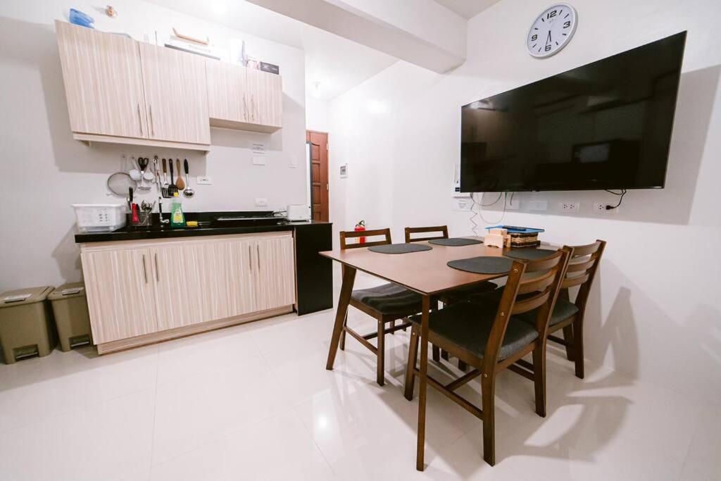 The Cebu Sky Room - Royal Oceancrest Mactan view 3