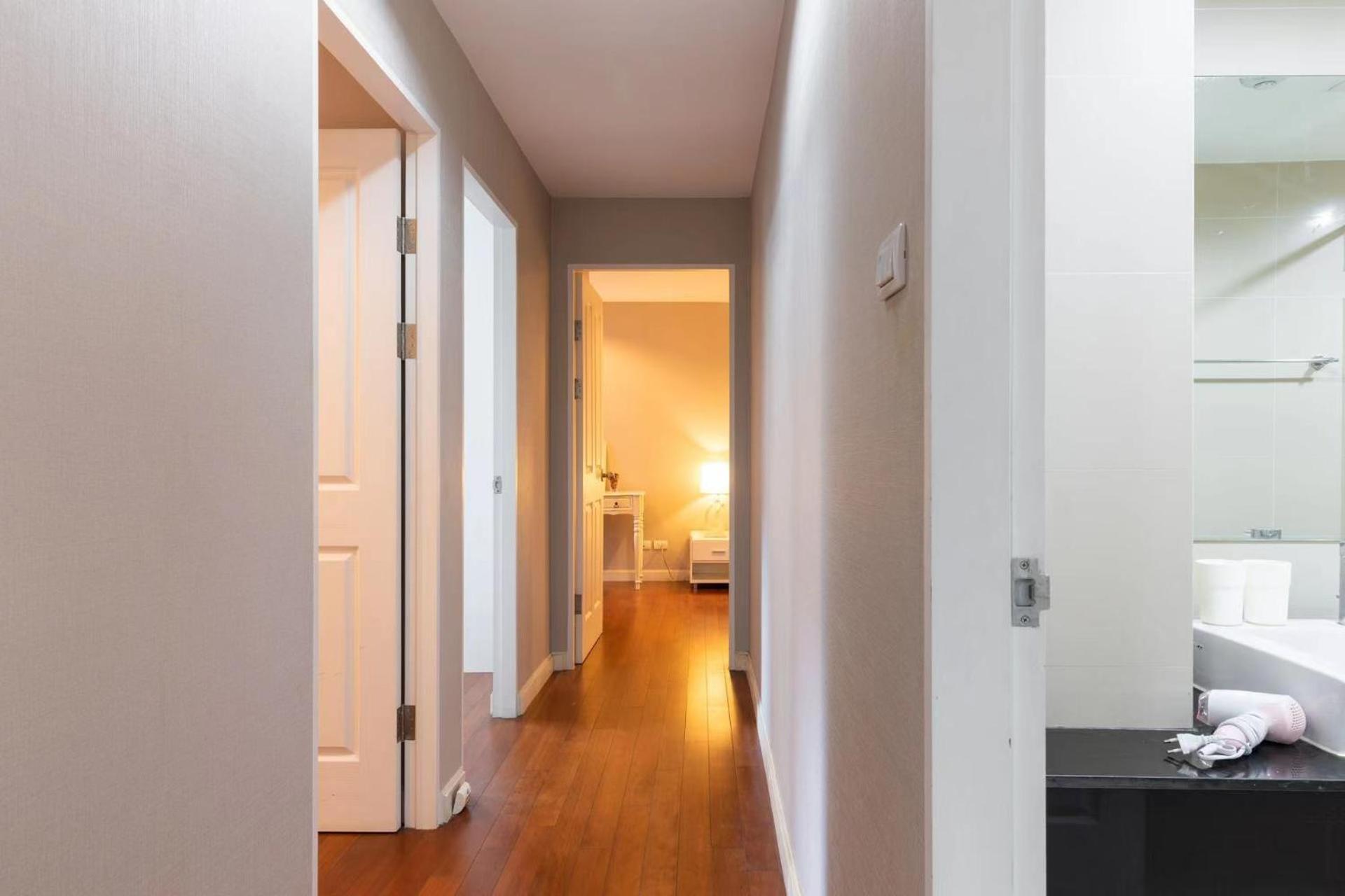 MRT rame9 Jodd Fairs night market, walk for a few minutes, two bedrooms and two bathrooms