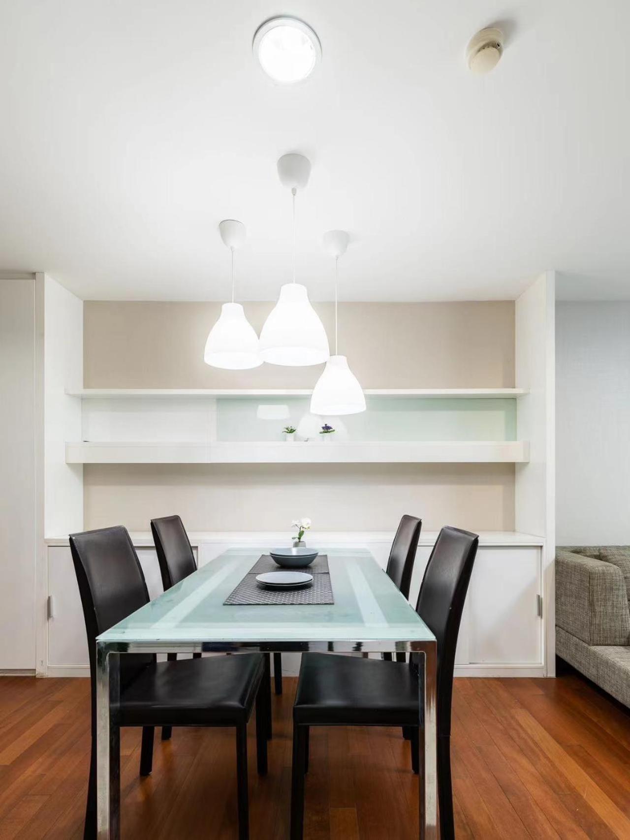 MRT rame9 Jodd Fairs night market, walk for a few minutes, two bedrooms and two bathrooms