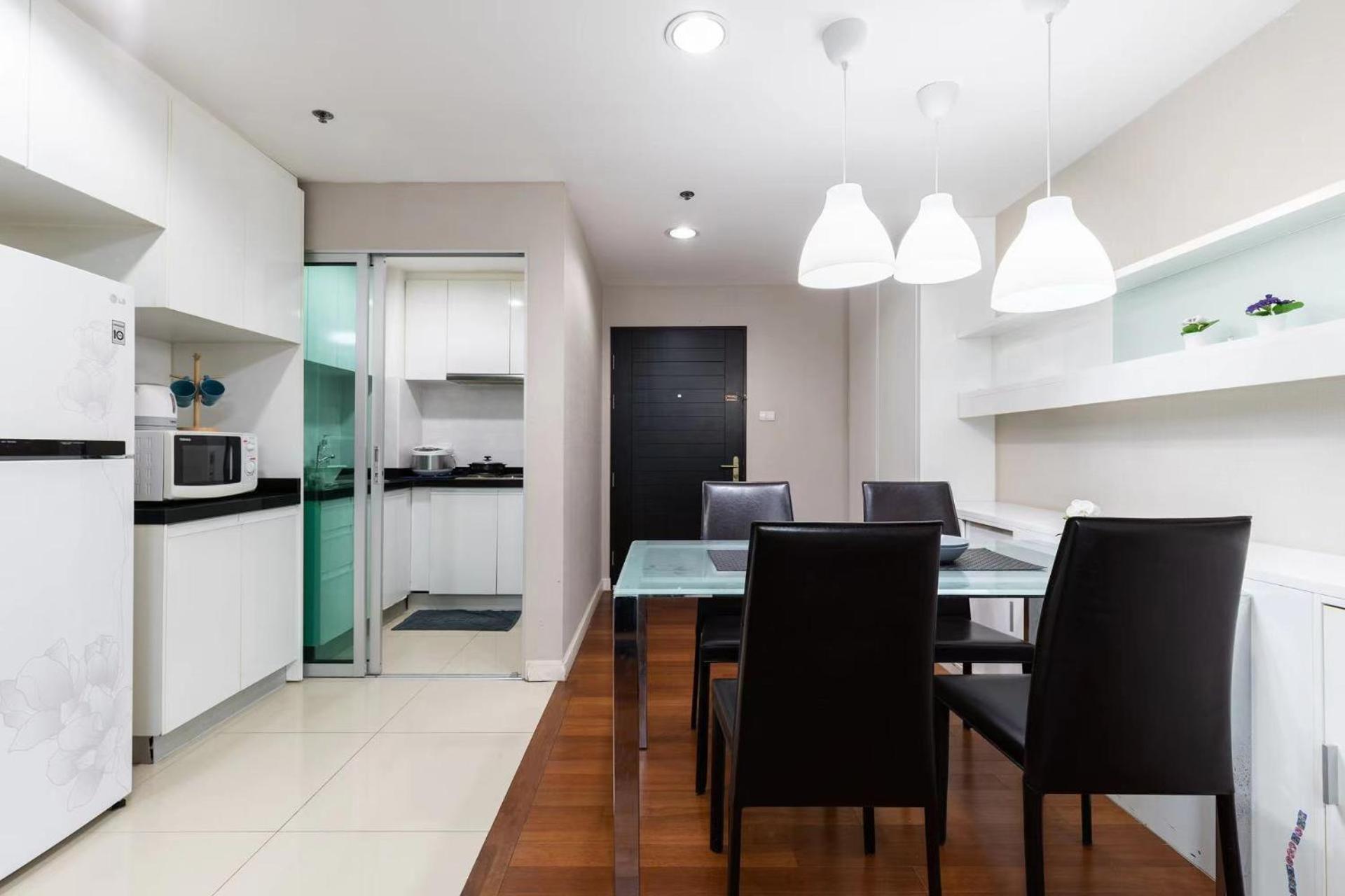 MRT rame9 Jodd Fairs night market, walk for a few minutes, two bedrooms and two bathrooms