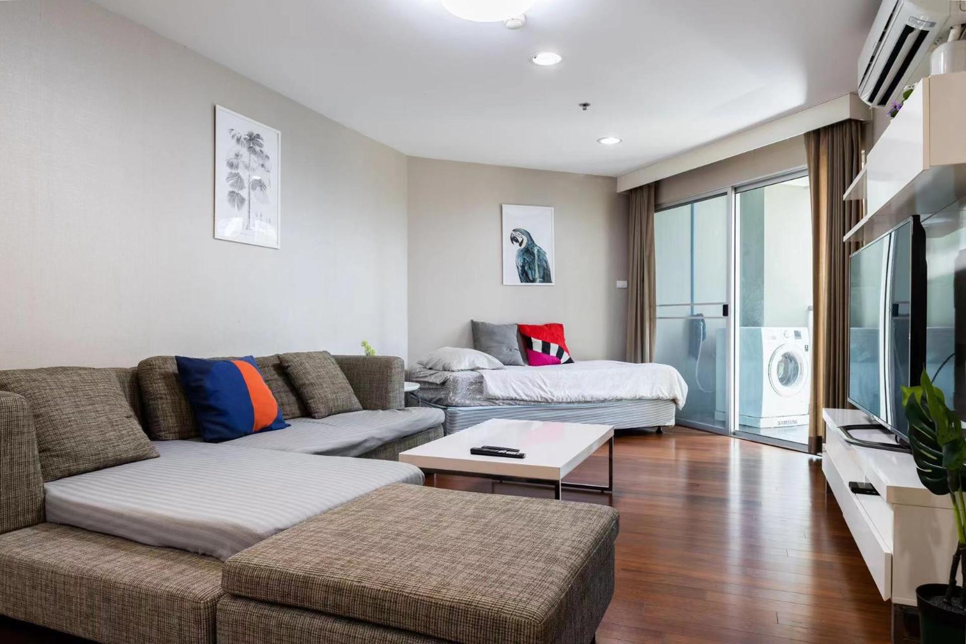 MRT rame9 Jodd Fairs night market, walk for a few minutes, two bedrooms and two bathrooms