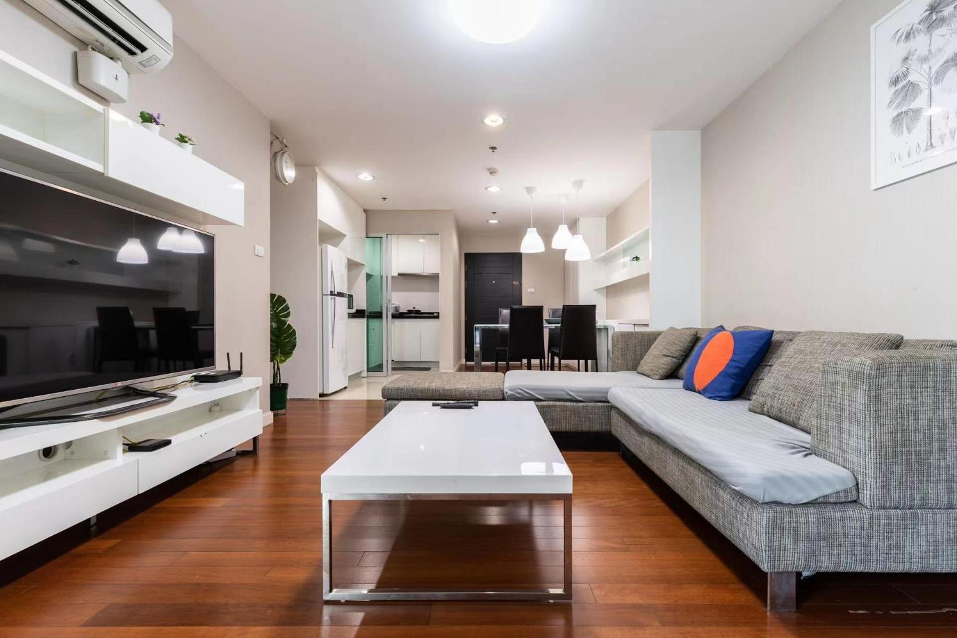 MRT rame9 Jodd Fairs night market, walk for a few minutes, two bedrooms and two bathrooms