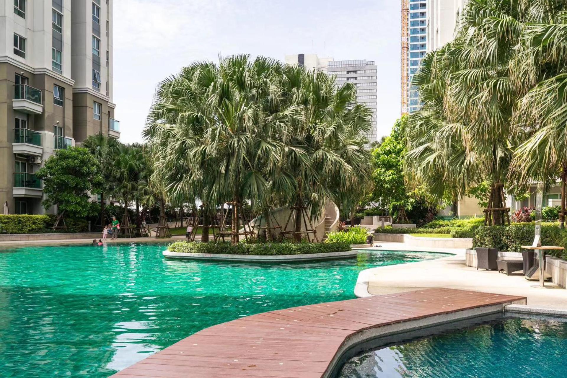 MRT rame9 Jodd Fairs night market, walk for a few minutes, two bedrooms and two bathrooms