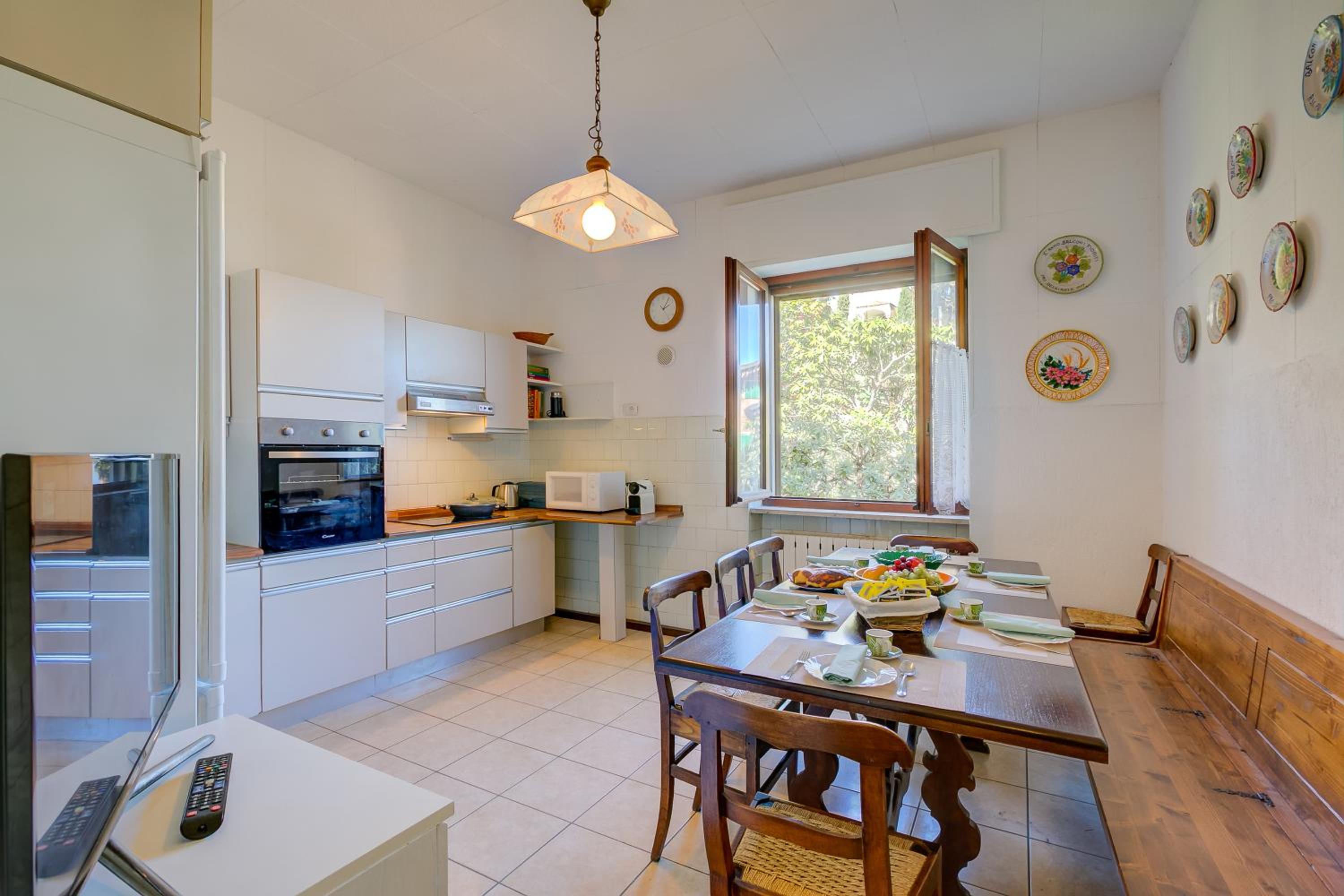 Blooming Villa Cos Lake View - Happy Rentals view 3