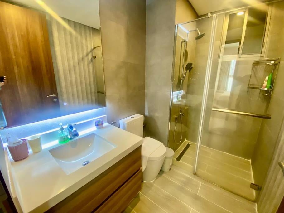 Midtown The Signature ,Apartment A1204 River View and balcony