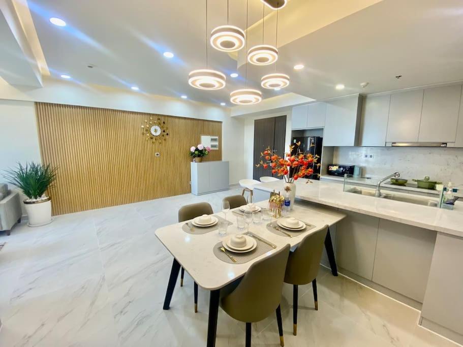 Midtown The Signature ,Apartment A1204 River View and balcony