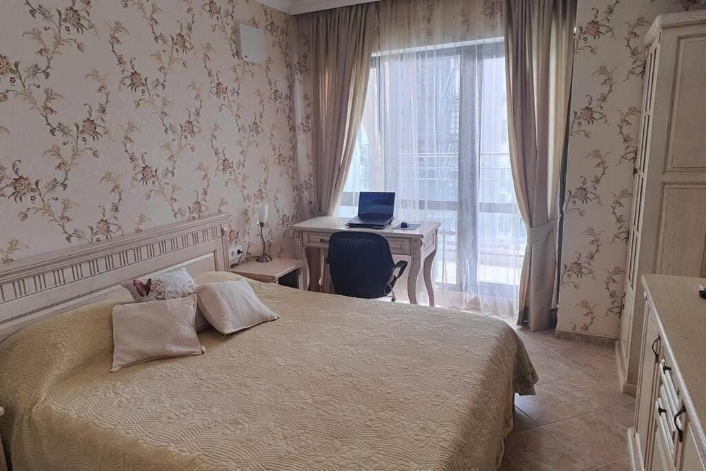 Luxury Sea Sunset Deluxe Apartment