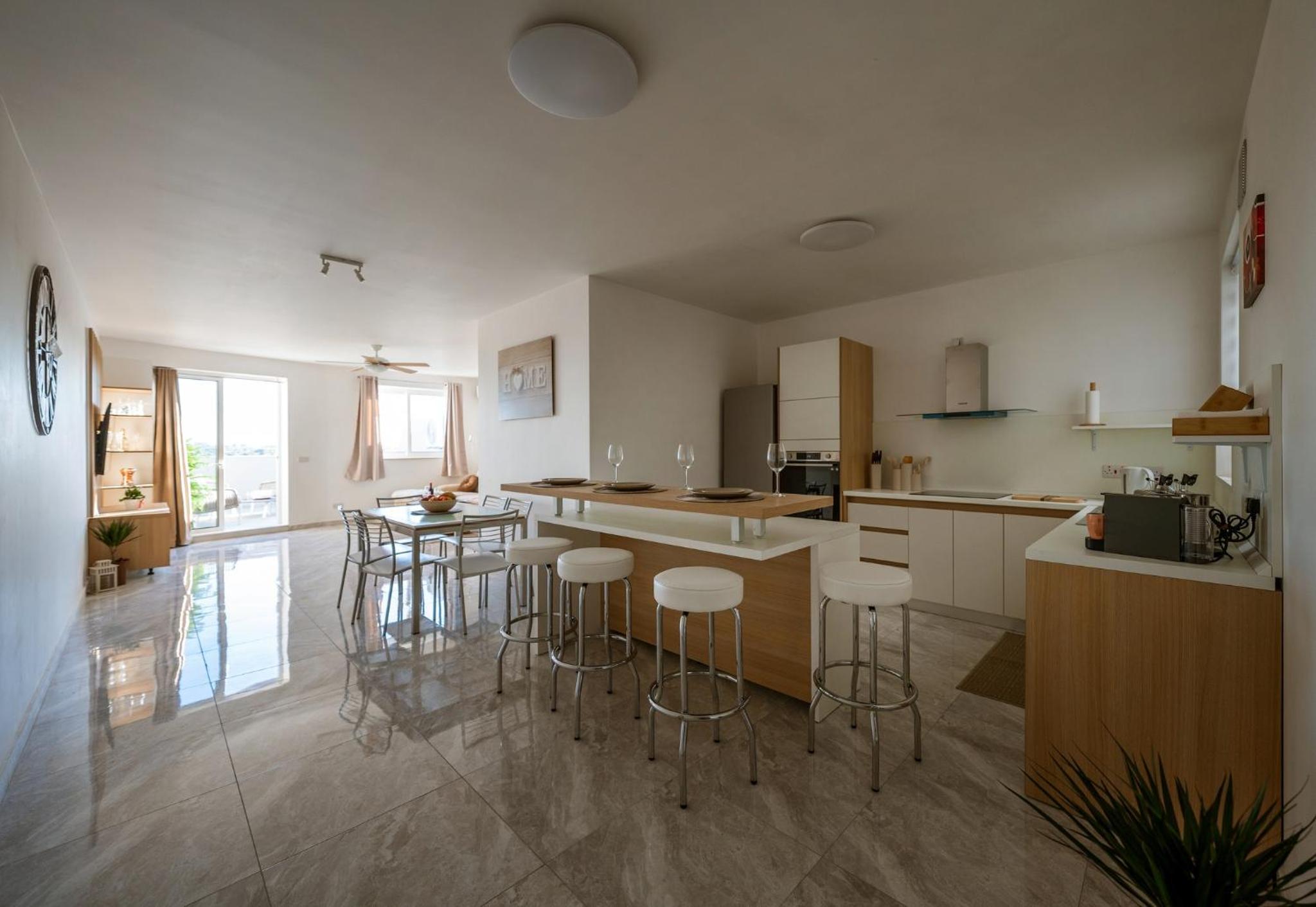 Amazing terraced apartment with free parking