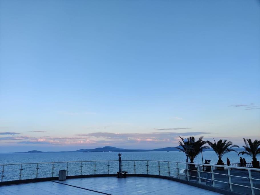 Luxury Sea Sunset Deluxe Apartment