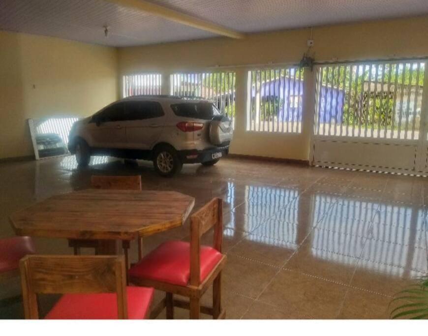 Casa confortável e bem localizada