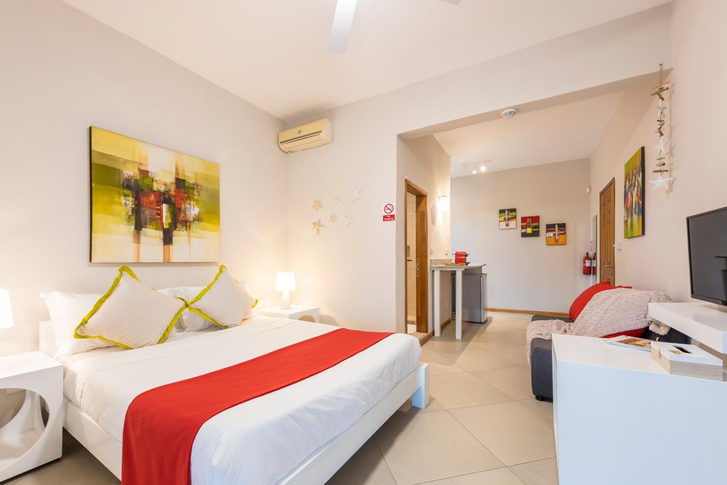 Kisana Residence - Studio with spacious balcony shared pool garden view 5