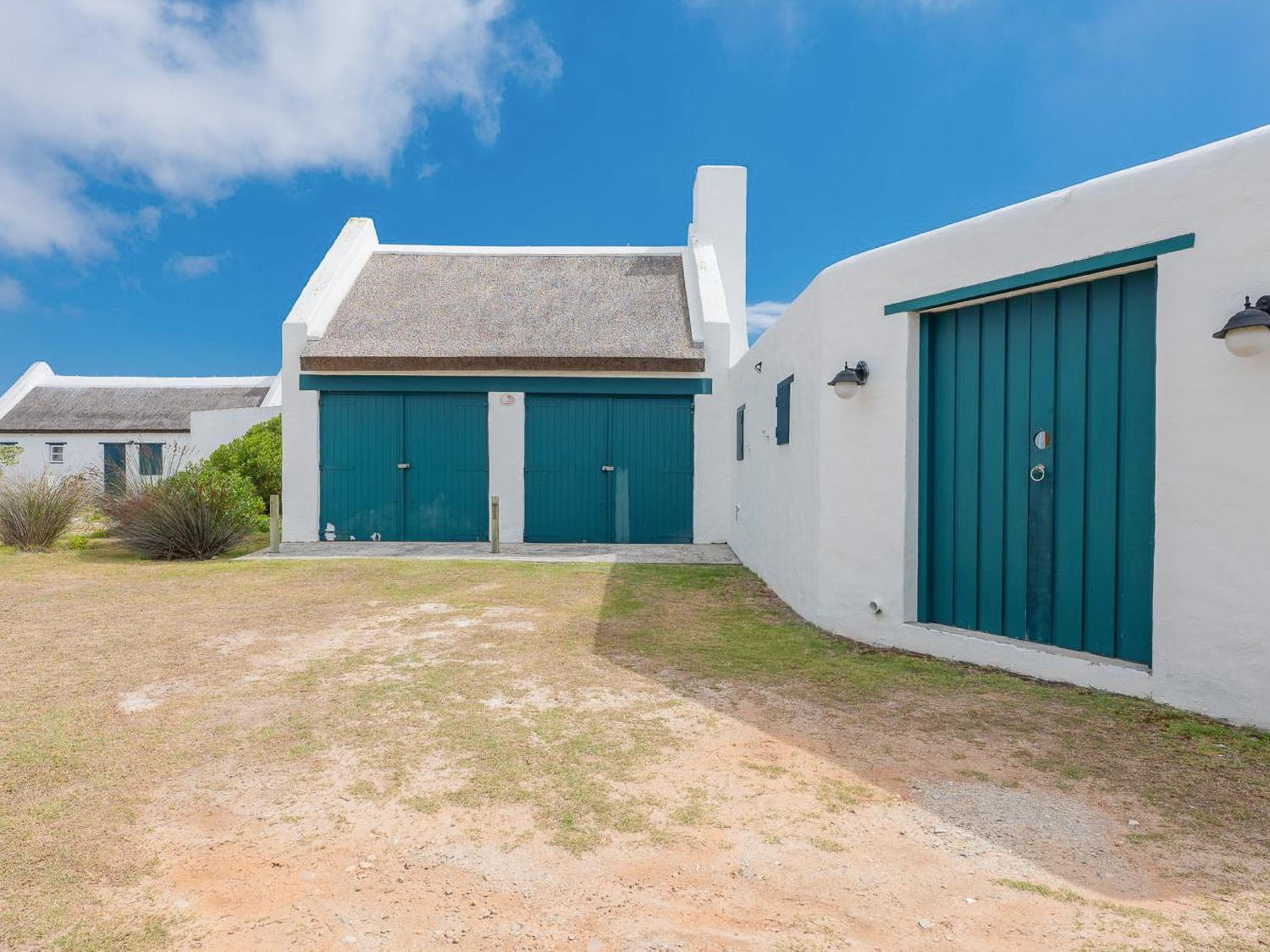 Zandtorini Seaside Cottage view 2