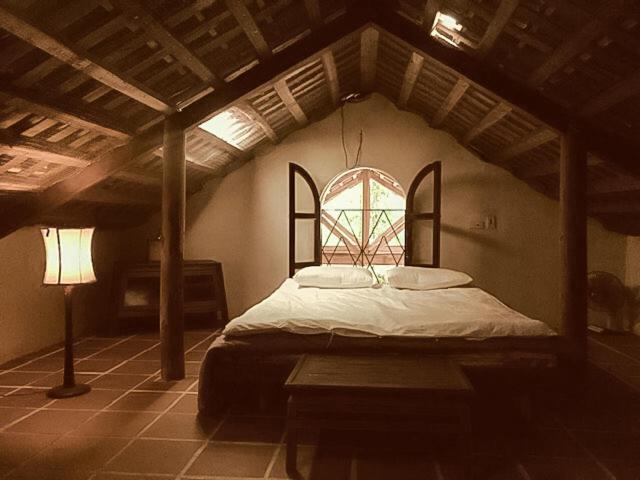 Ancient House Cat Ba view 3
