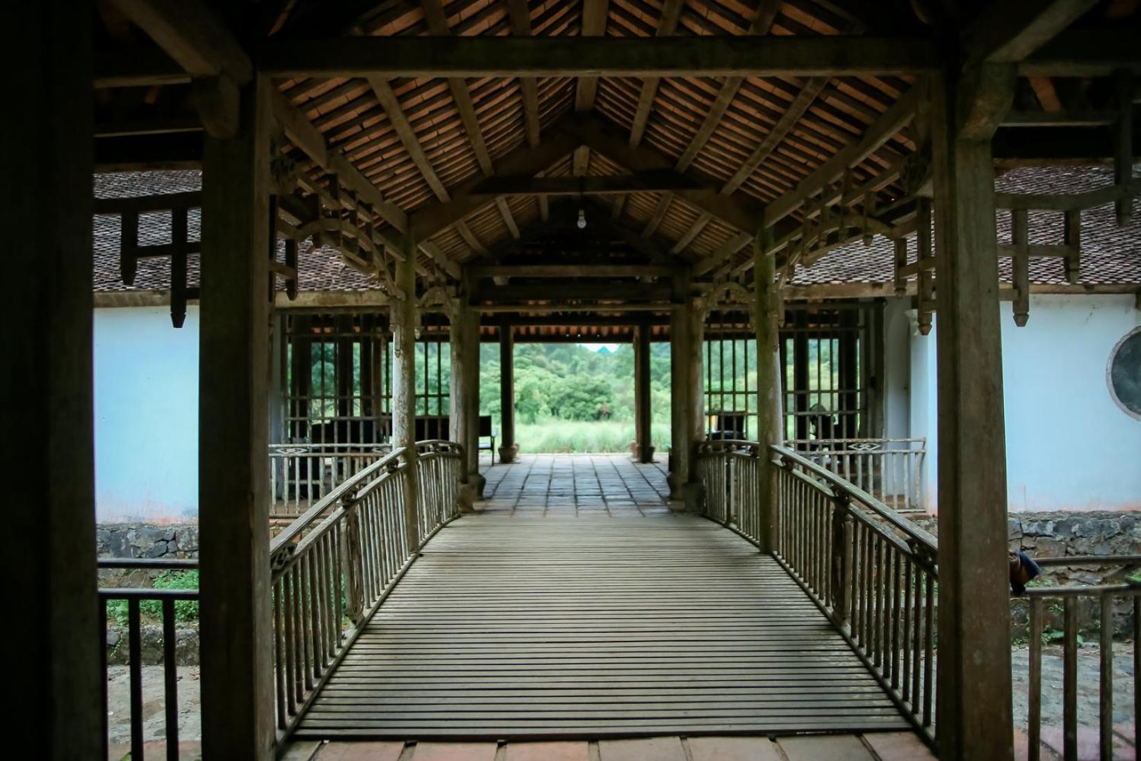 Ancient House Cat Ba view 4
