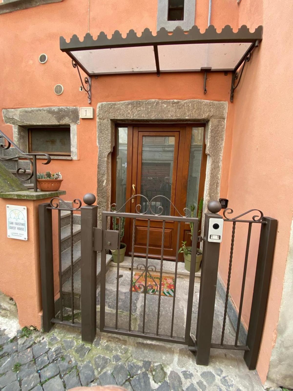 DOMUS TUSCIA APARTMENTS Via Piana 1 view 3