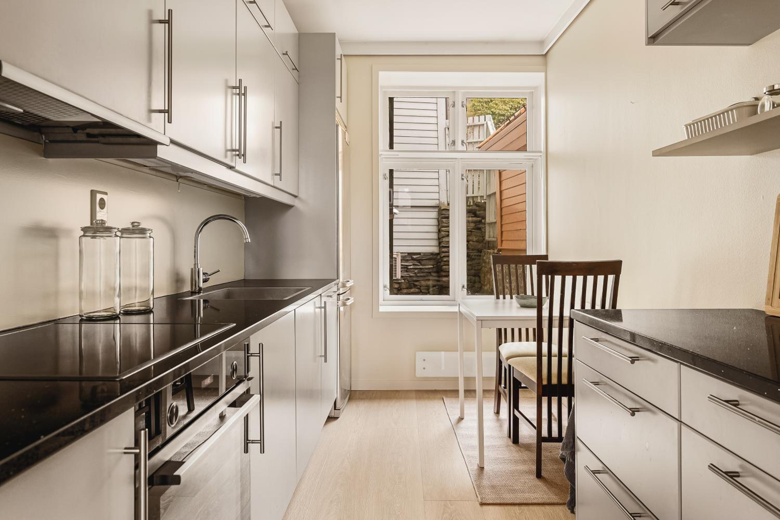 DINBNB Apartments - Idyllic Location - 3 Bedroom view 3