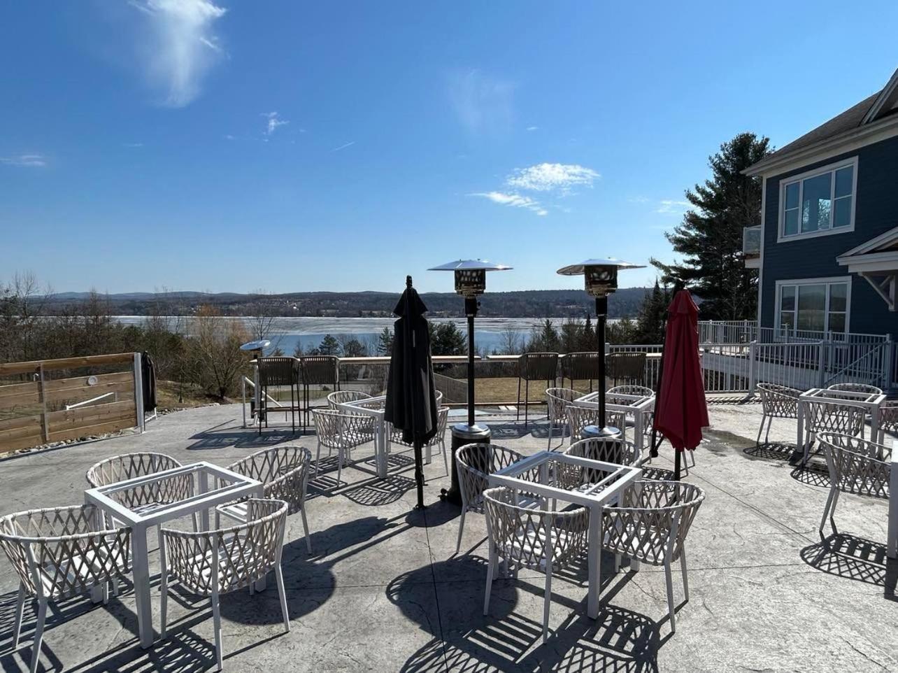 Au Sommet du Lac Magog