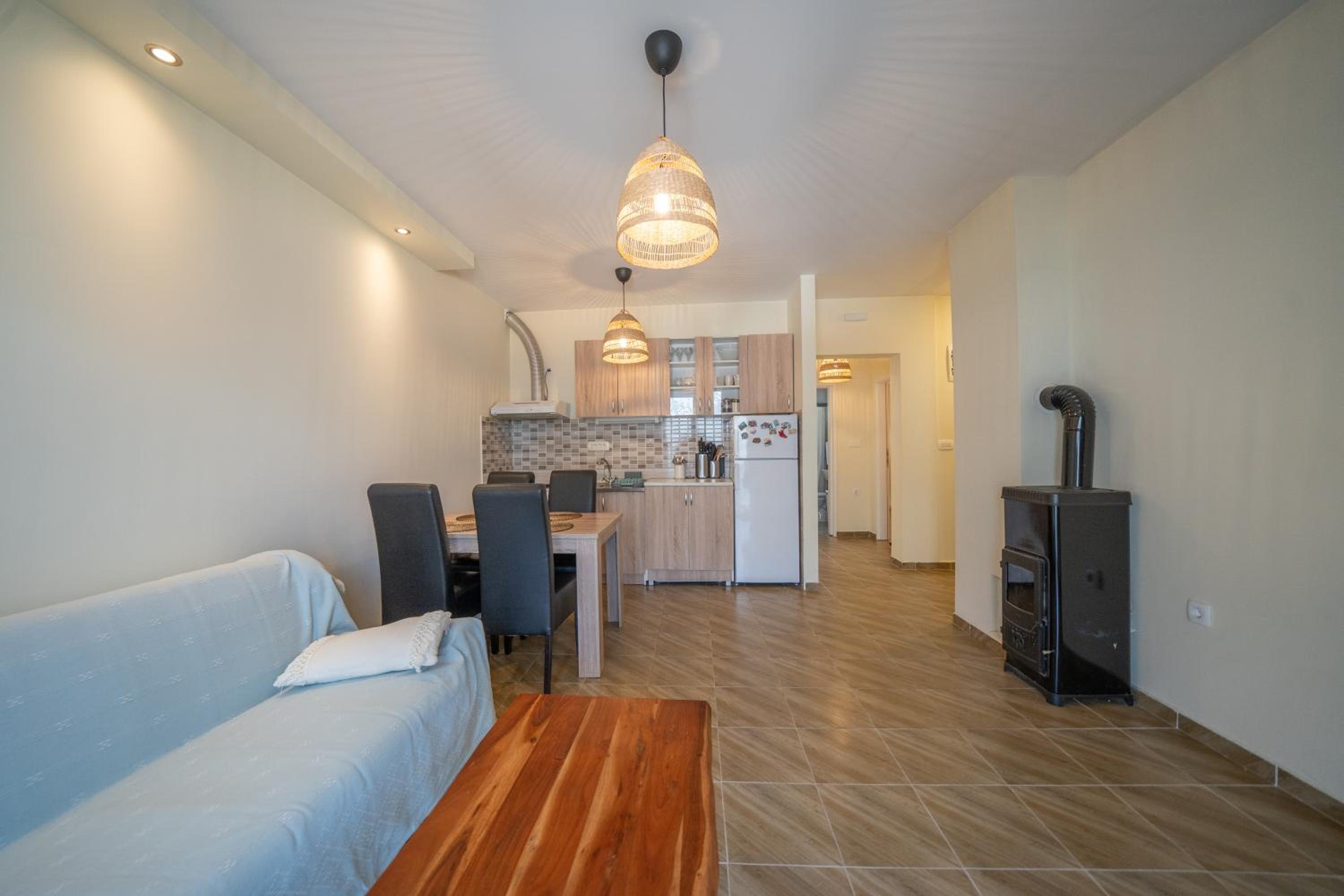 Relaxing 2 bedroom apartment with Bay View and Parking view 4