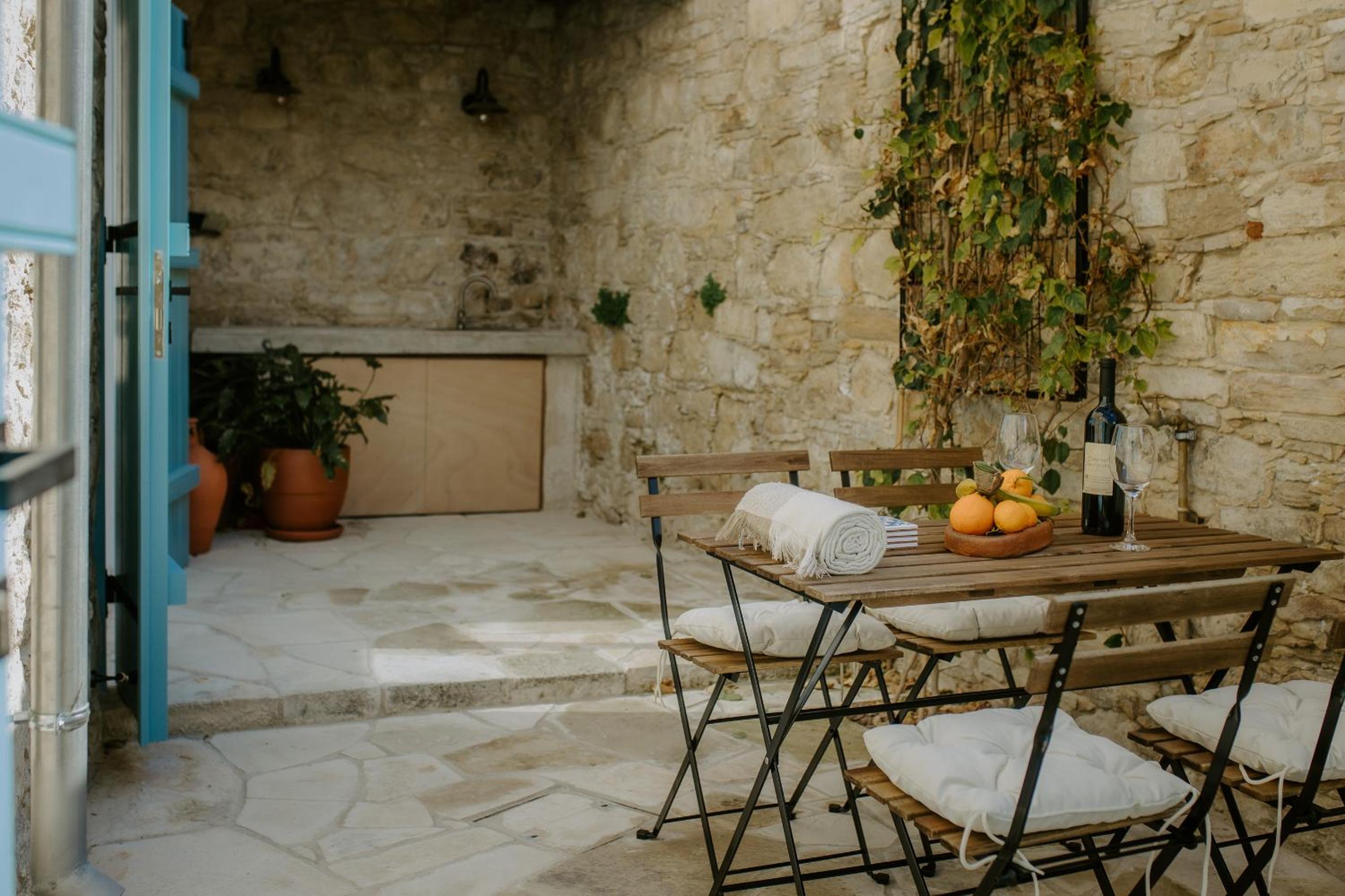Smaragda's Guest Rooms