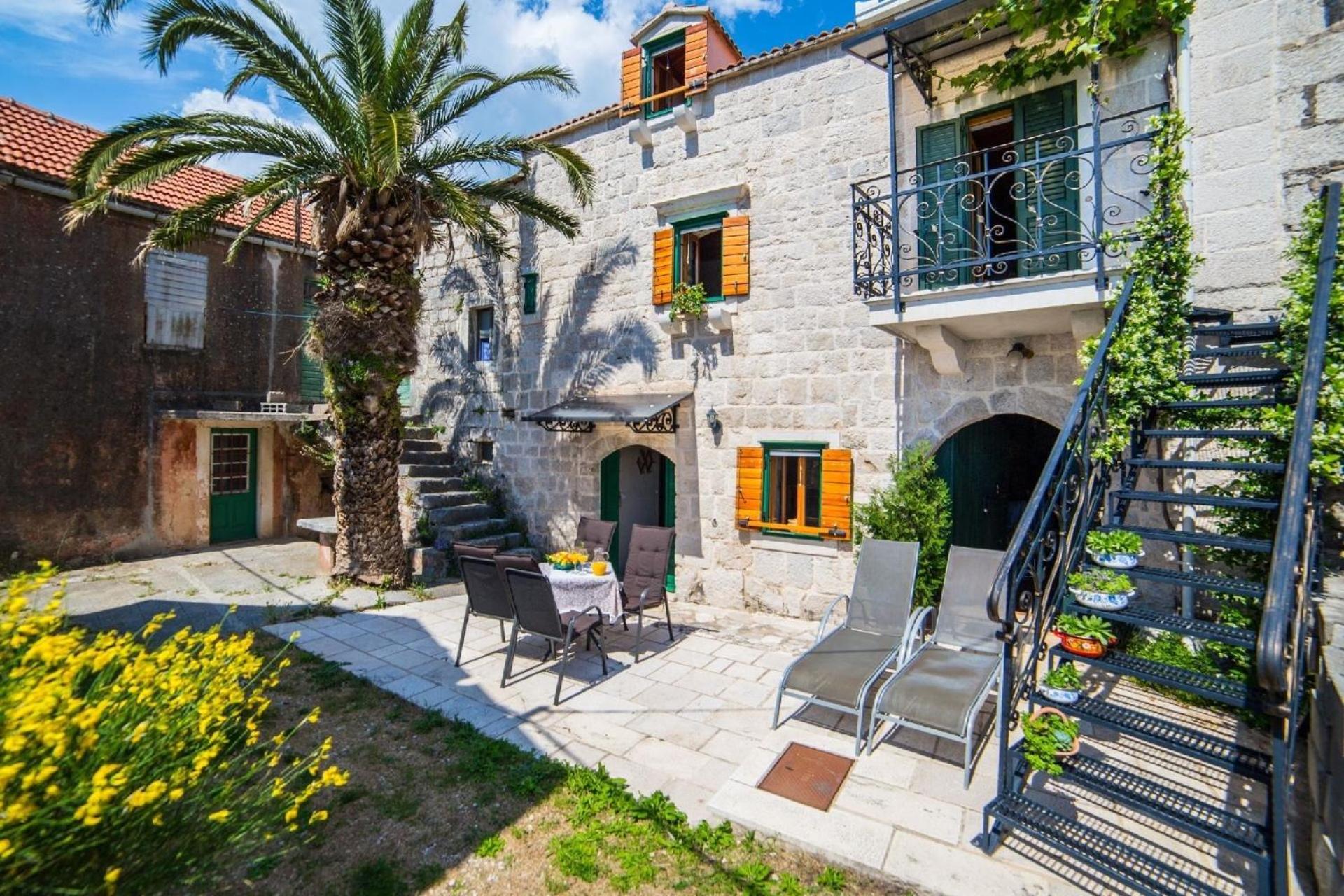 Holiday Home view 4