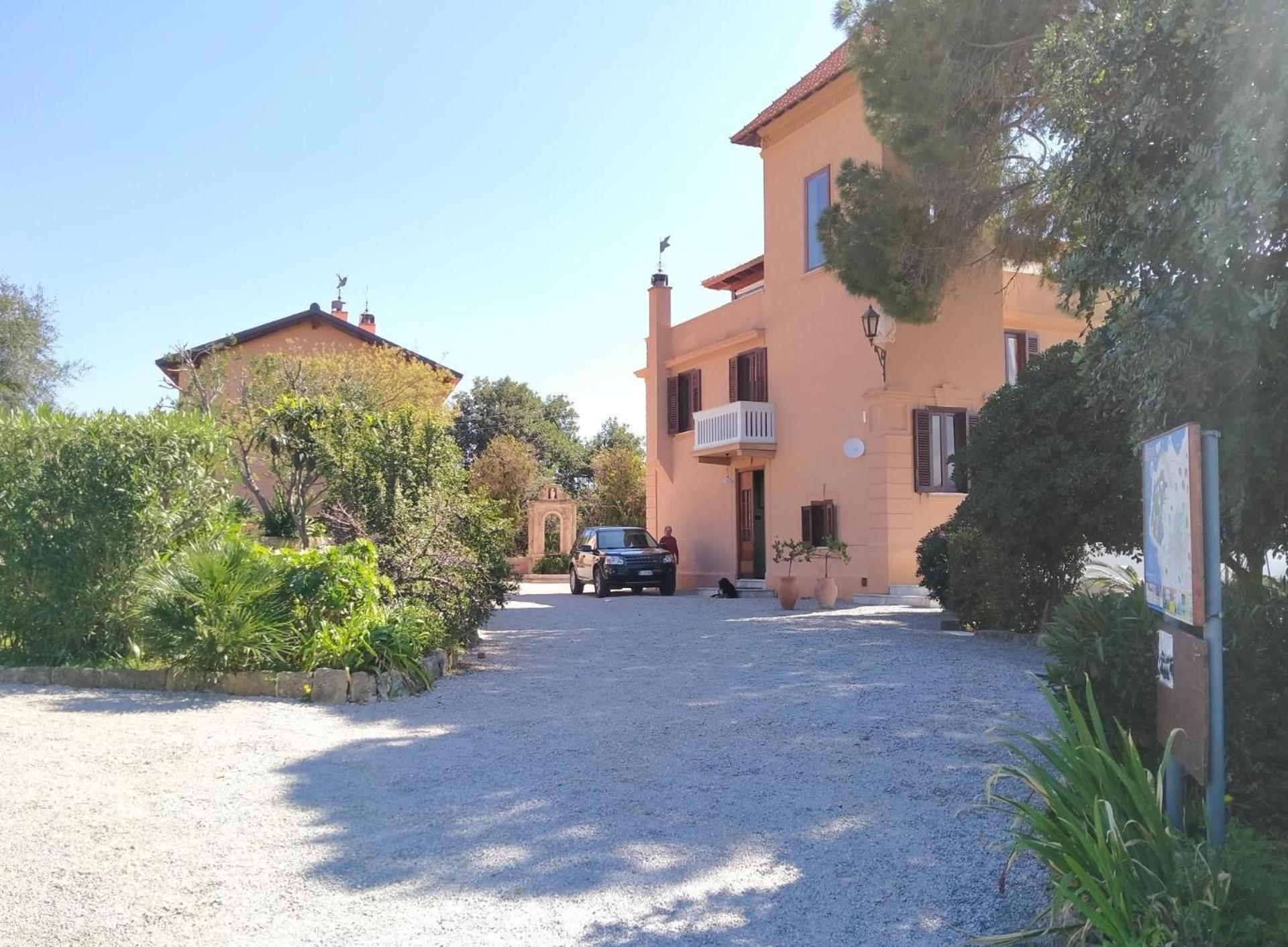 Ferienhaus in Porticello mit Schönem gemeinsamem Pool - b57366 view 4