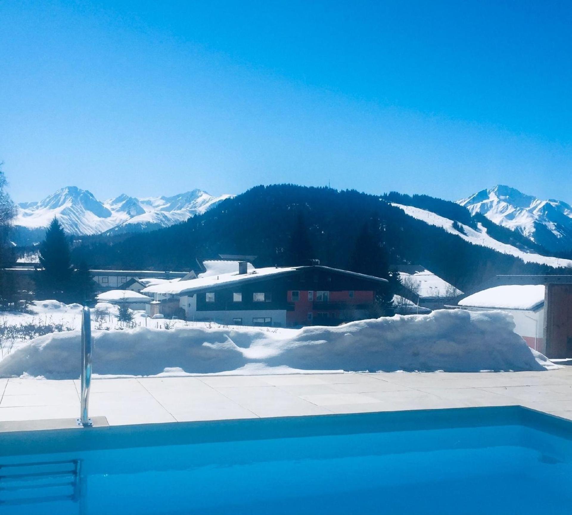 Ferienhaus in Seefeld In Tirol mit Großer Terrasse